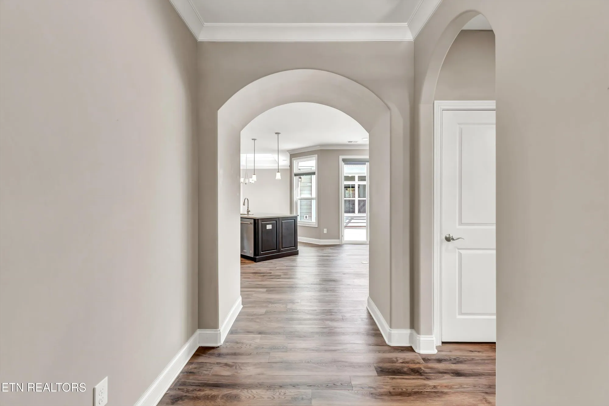 Property Slideshow image 4 of 55 | 403 sycamore pl, Loudon, TN, 37774