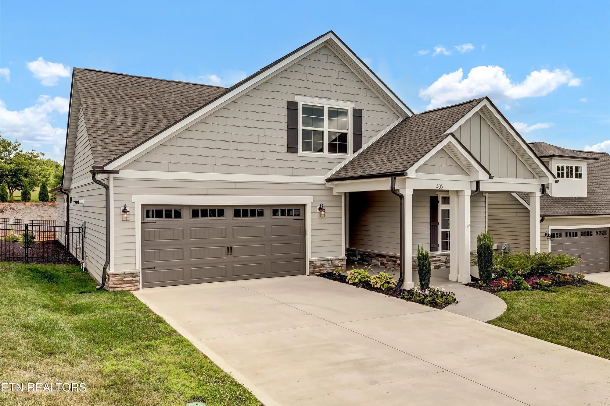 Property Slideshow image 3 of 55 | 403 sycamore pl, Loudon, TN, 37774