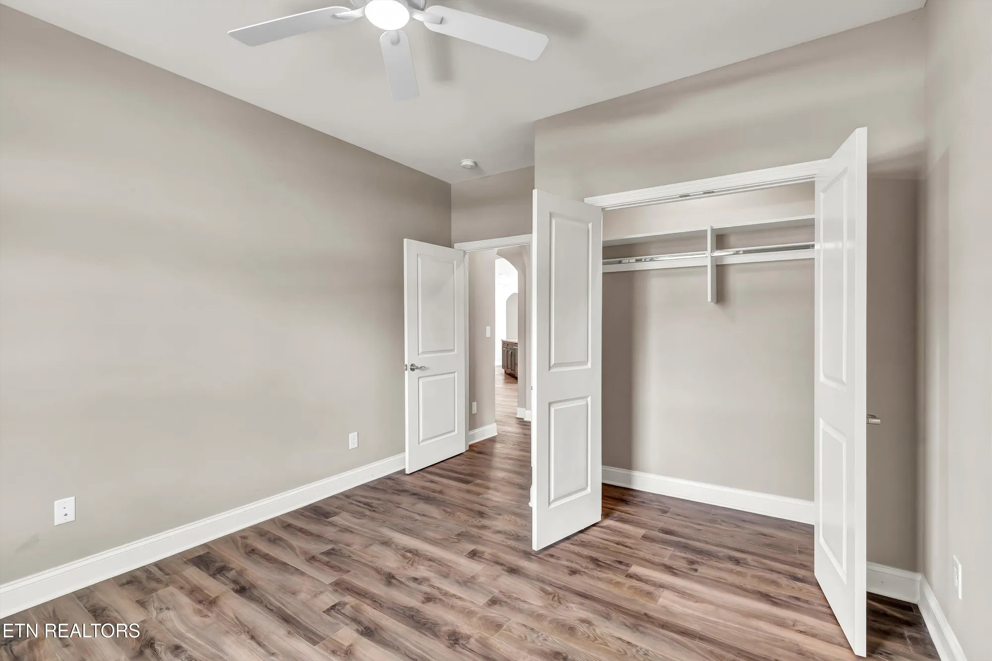 Property Slideshow image 10 of 55 | 403 sycamore pl, Loudon, TN, 37774