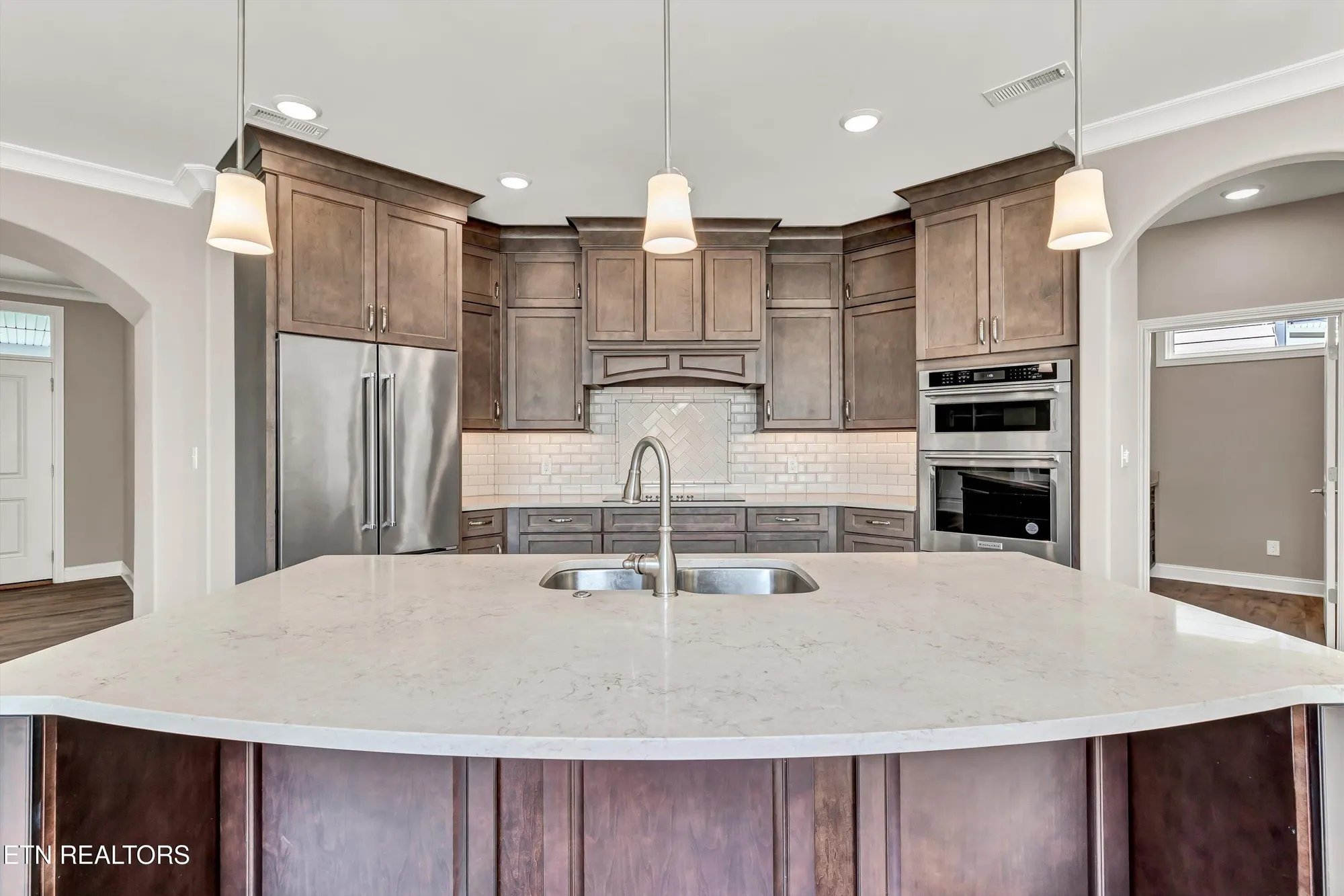 Property Slideshow image 16 of 55 | 403 sycamore pl, Loudon, TN, 37774