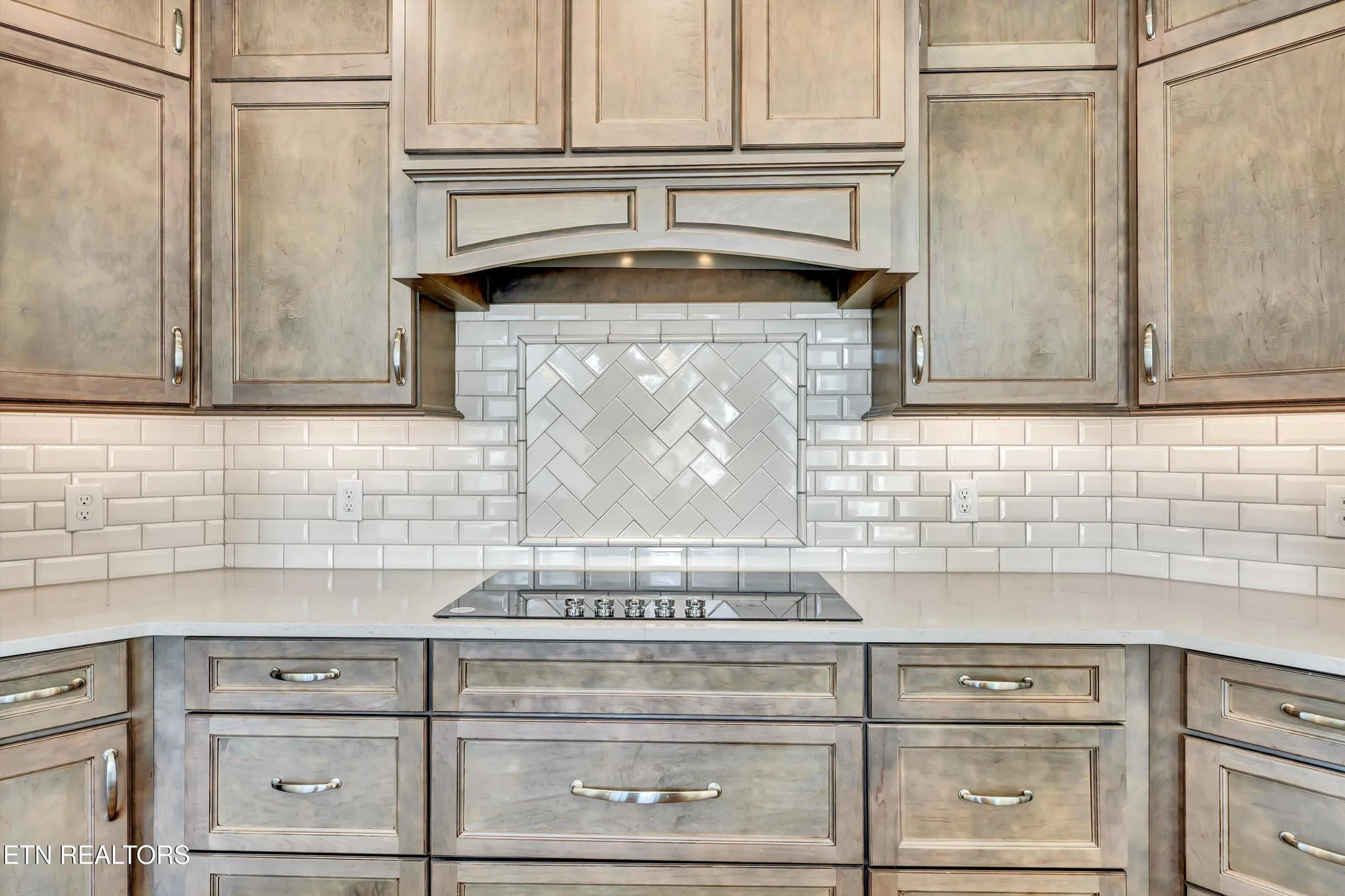 Property Slideshow image 17 of 55 | 403 sycamore pl, Loudon, TN, 37774