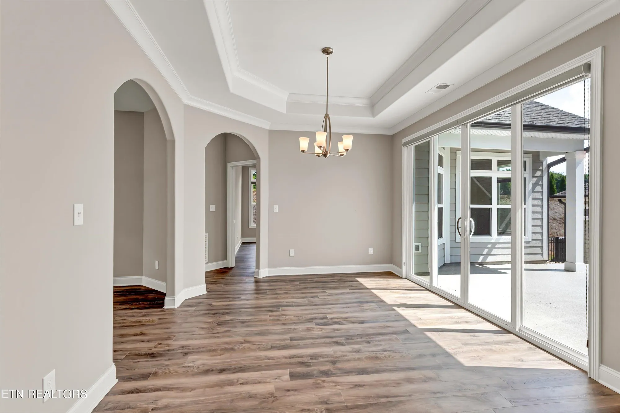 Property Slideshow image 22 of 55 | 403 sycamore pl, Loudon, TN, 37774