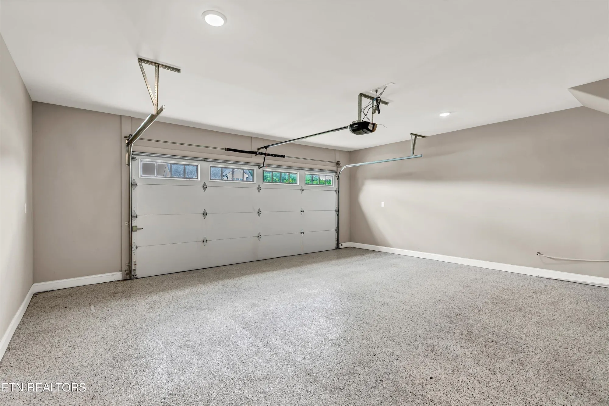 Property Slideshow image 25 of 55 | 403 sycamore pl, Loudon, TN, 37774