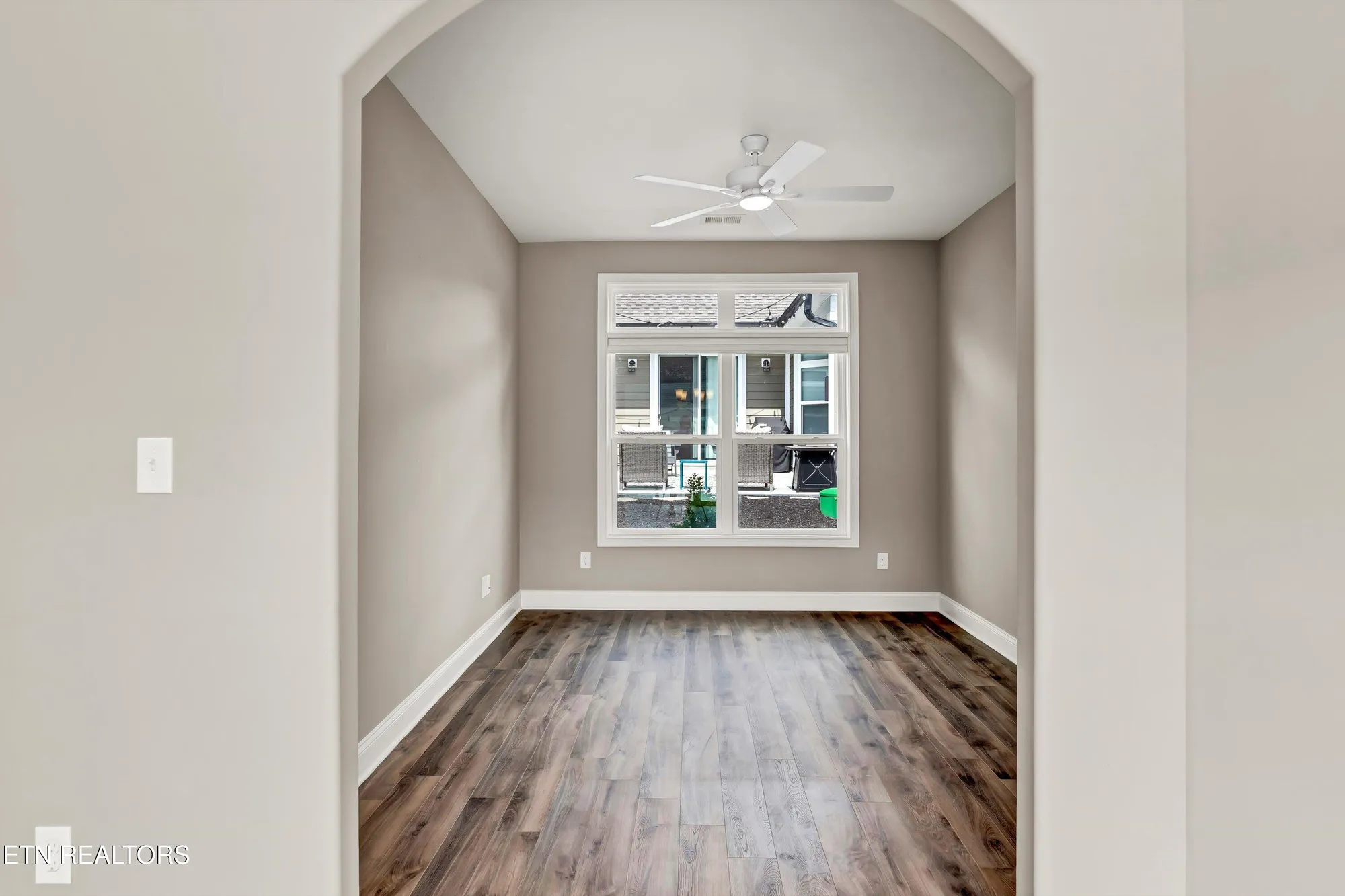 Property Slideshow image 26 of 55 | 403 sycamore pl, Loudon, TN, 37774