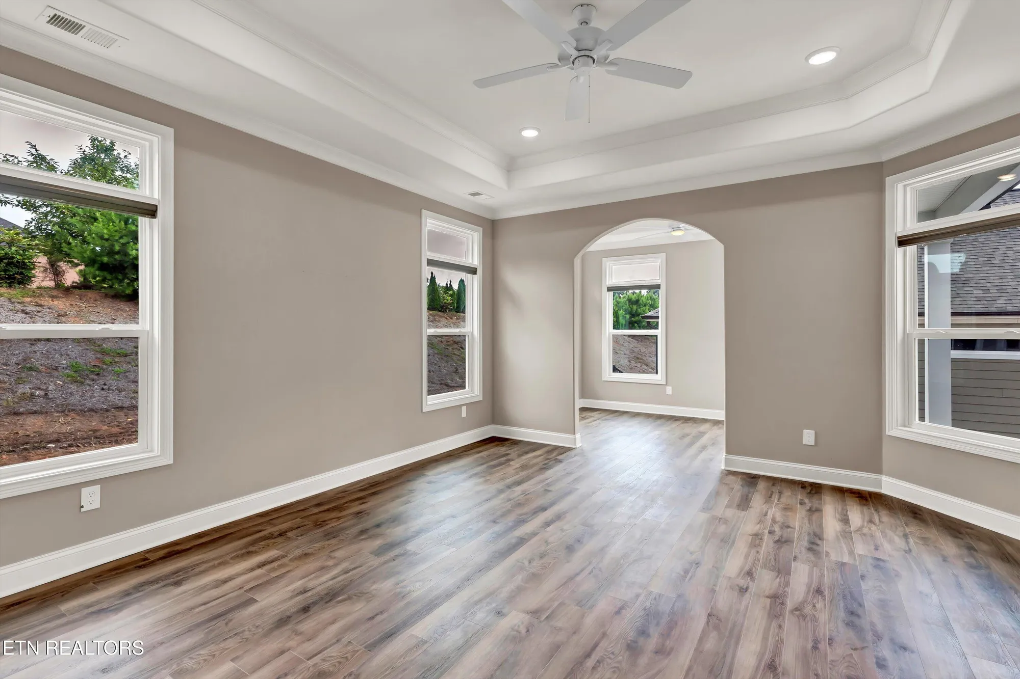 Property Slideshow image 29 of 55 | 403 sycamore pl, Loudon, TN, 37774