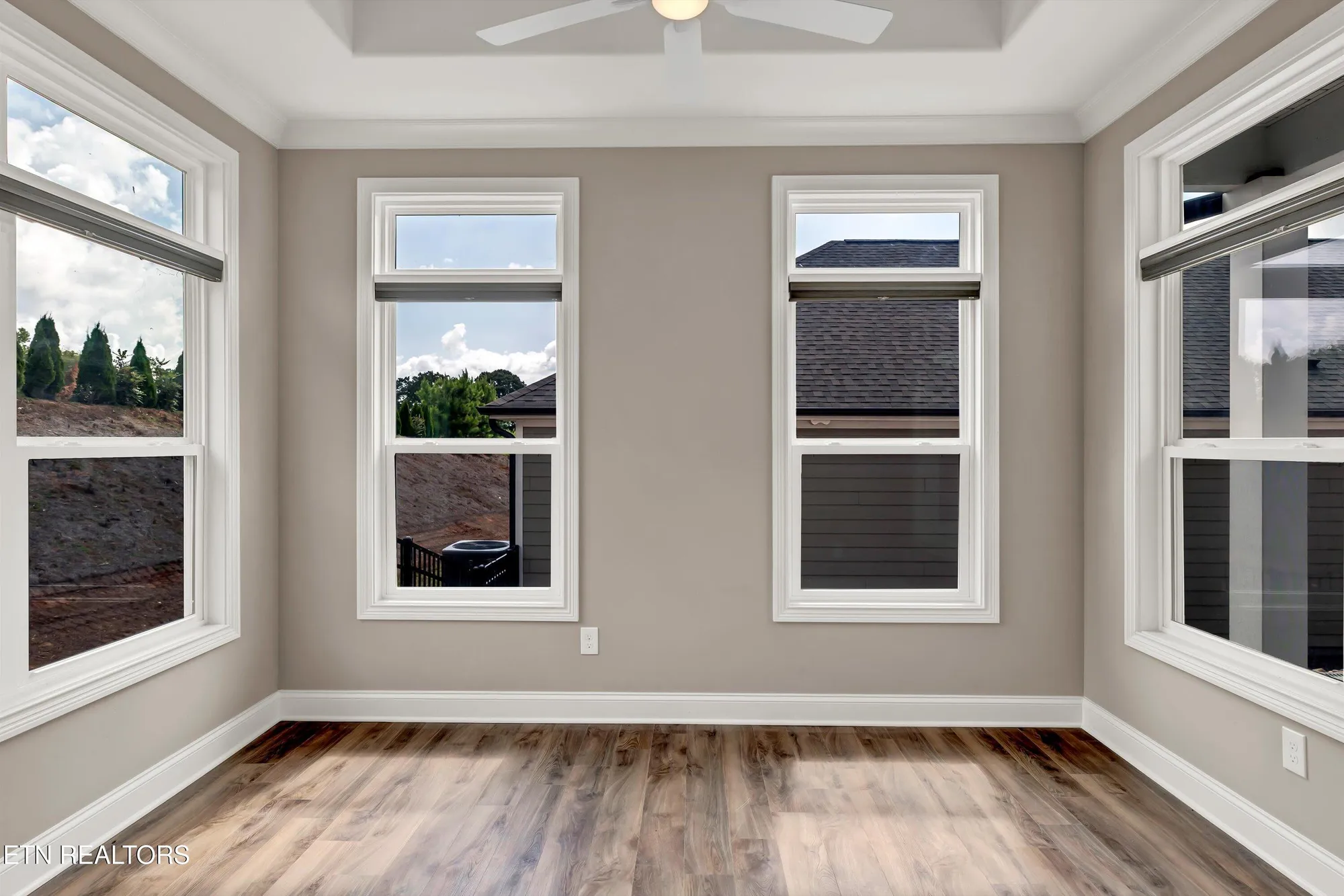 Property Slideshow image 31 of 55 | 403 sycamore pl, Loudon, TN, 37774