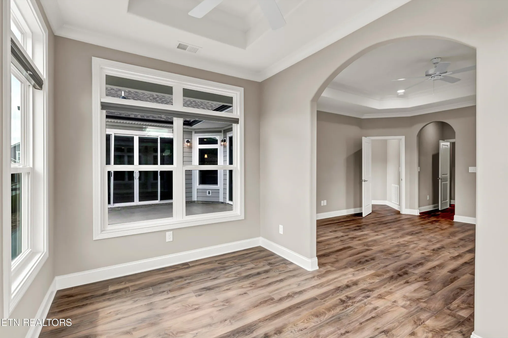 Property Slideshow image 32 of 55 | 403 sycamore pl, Loudon, TN, 37774