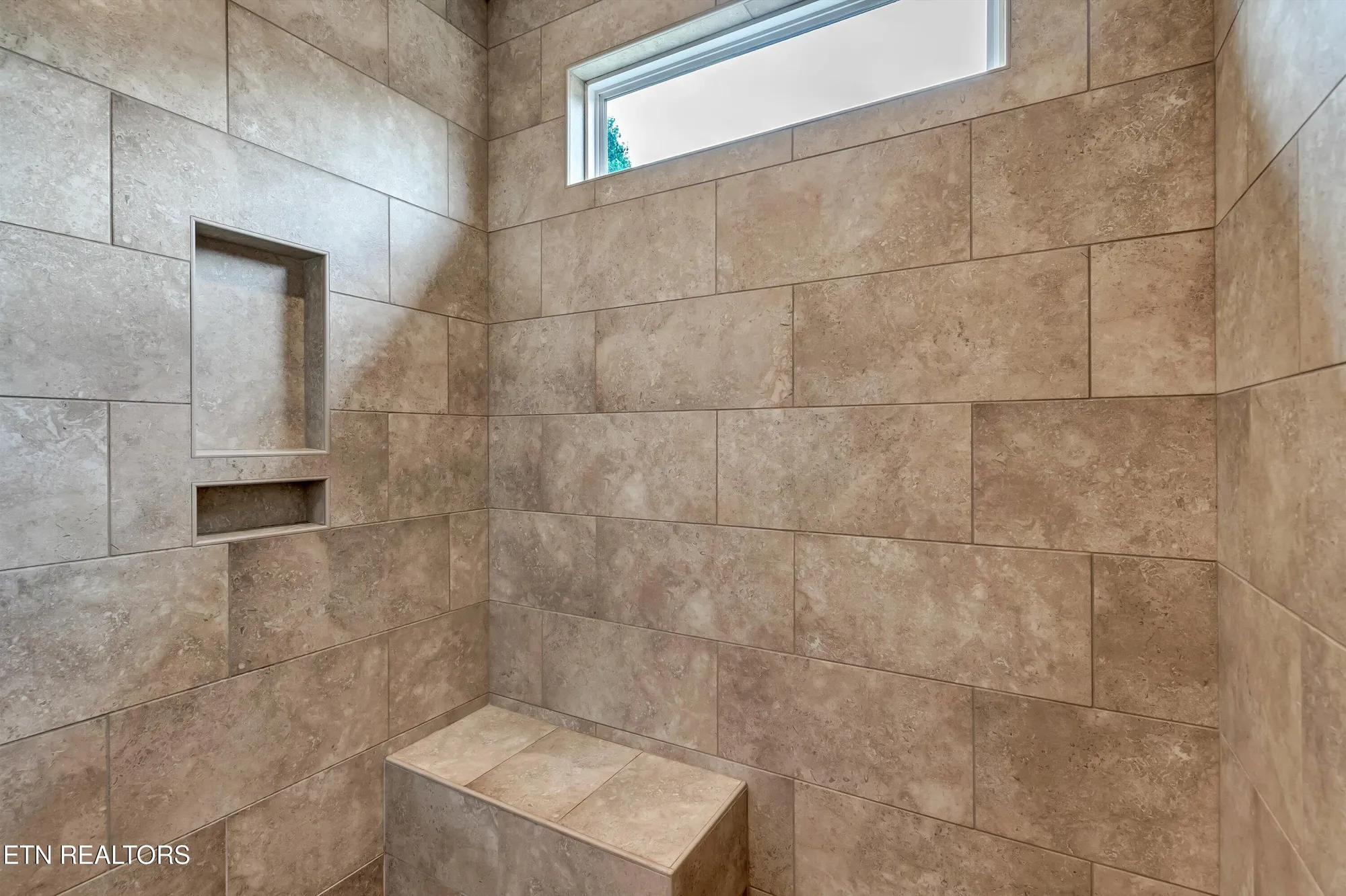 Property Slideshow image 37 of 55 | 403 sycamore pl, Loudon, TN, 37774