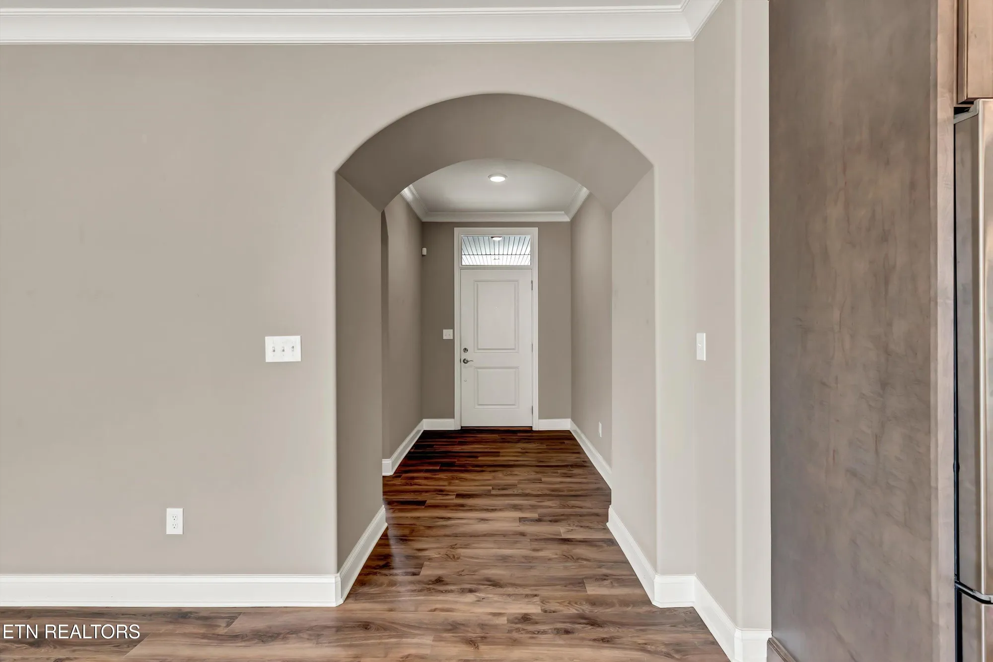 Property Slideshow image 6 of 55 | 403 sycamore pl, Loudon, TN, 37774