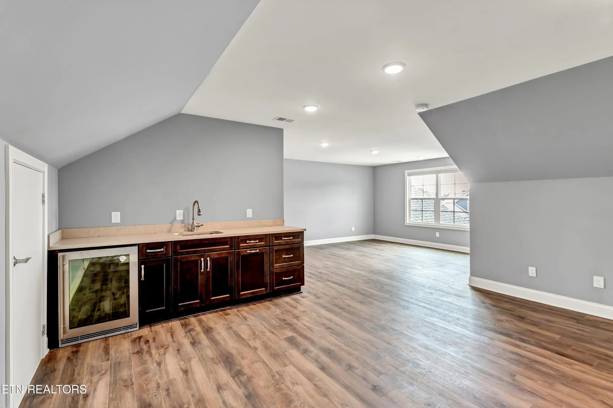 Property Slideshow image 41 of 55 | 403 sycamore pl, Loudon, TN, 37774