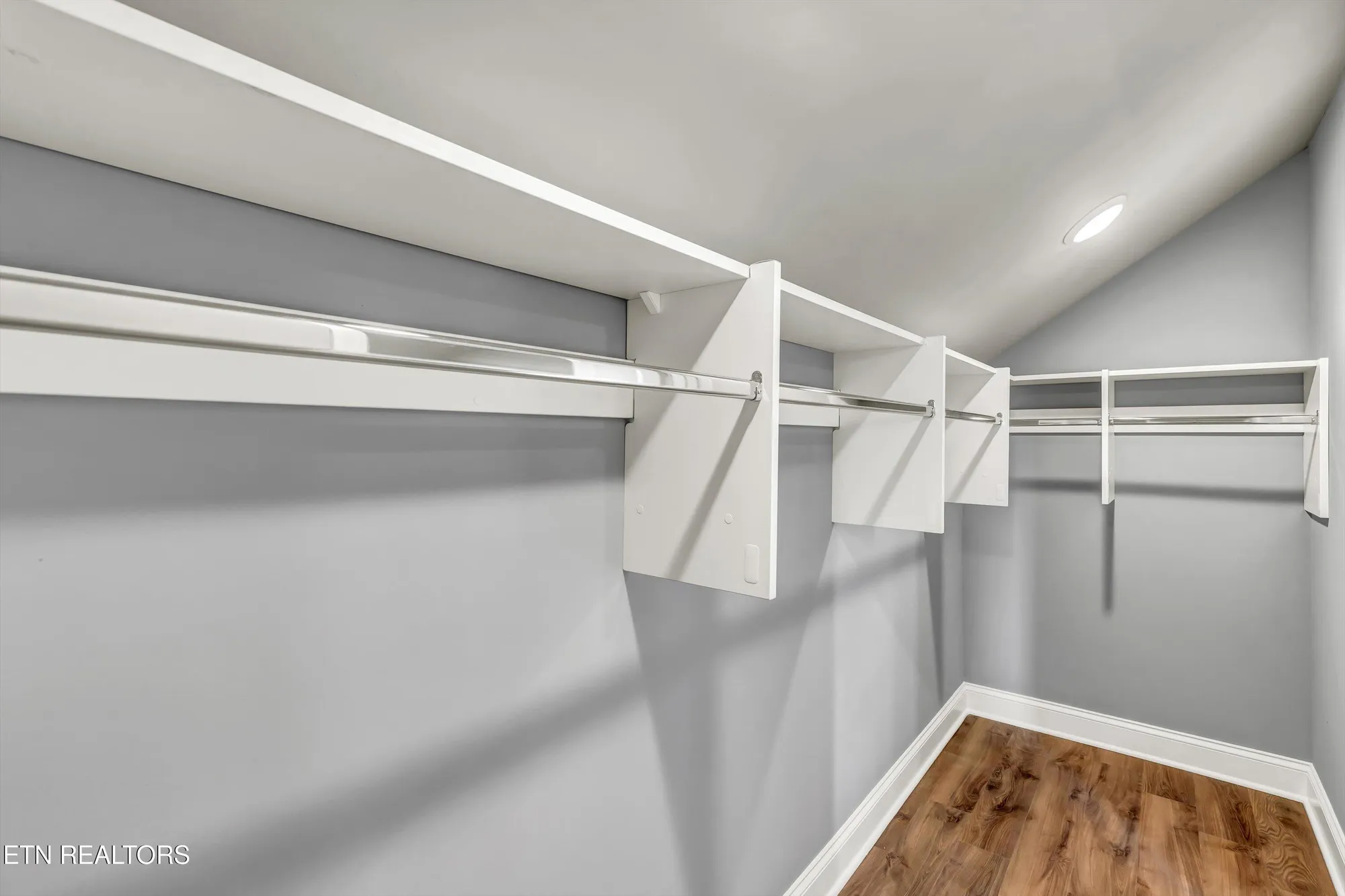 Property Slideshow image 46 of 55 | 403 sycamore pl, Loudon, TN, 37774