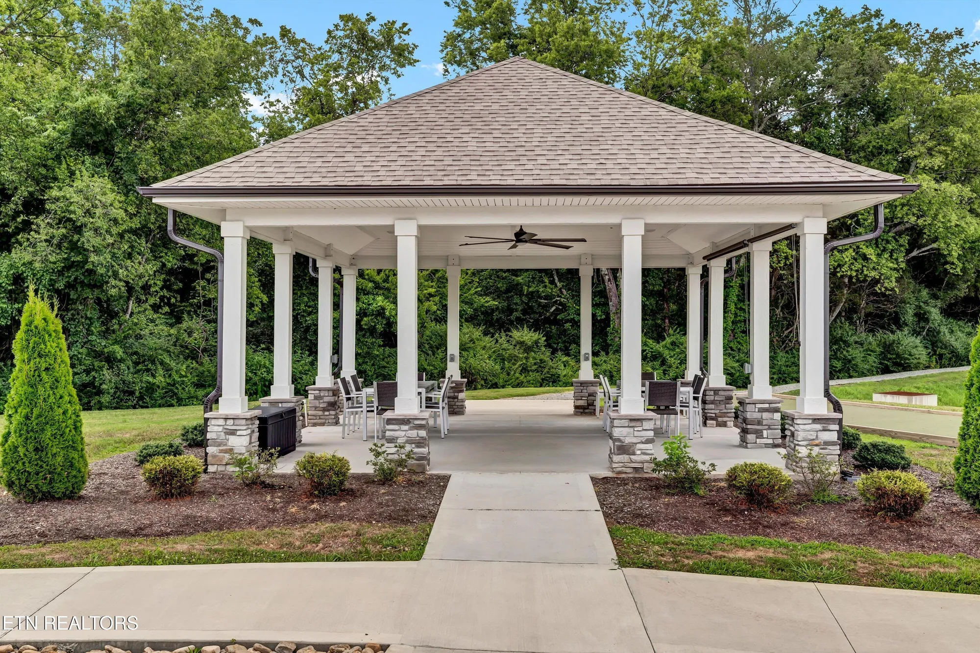 Property Slideshow image 53 of 55 | 403 sycamore pl, Loudon, TN, 37774