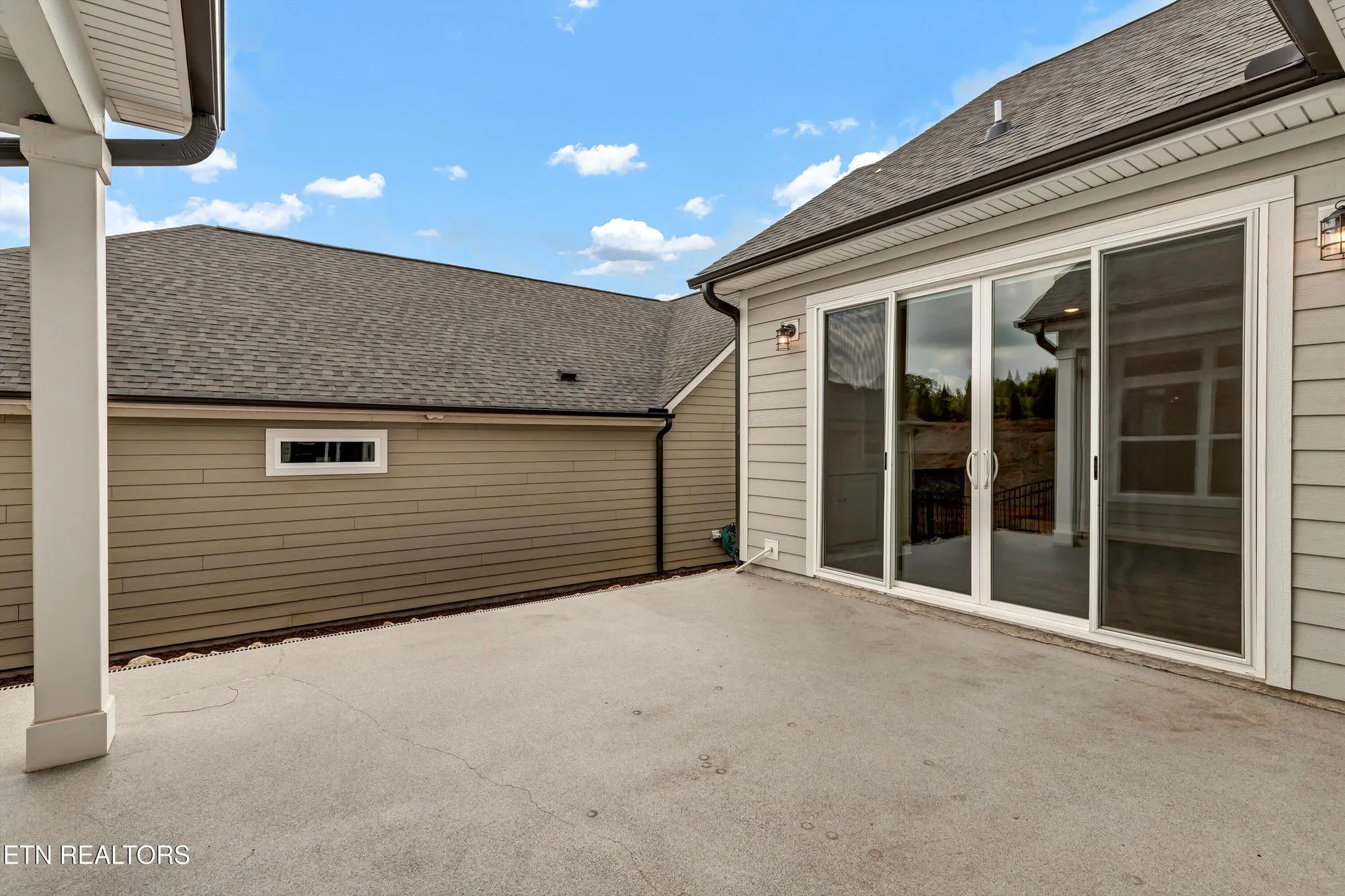 Property Slideshow image 48 of 55 | 403 sycamore pl, Loudon, TN, 37774