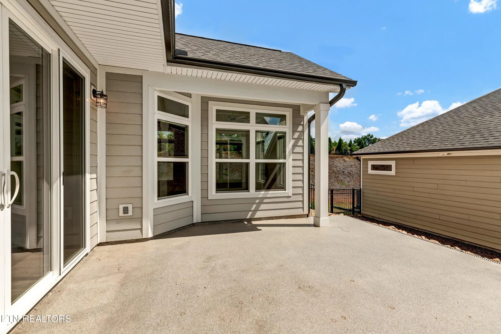 Property Slideshow image 49 of 55 | 403 sycamore pl, Loudon, TN, 37774