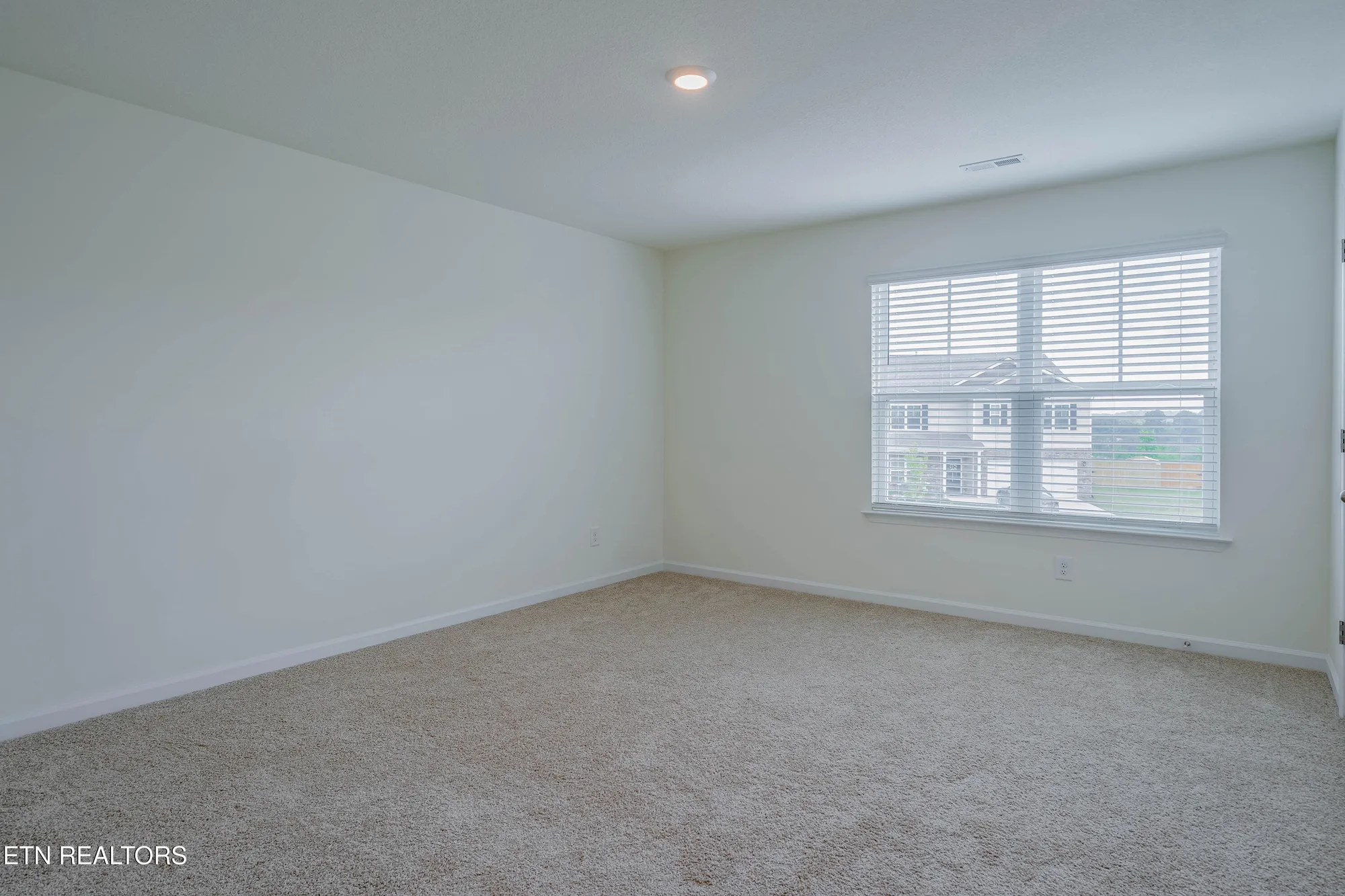 Property Slideshow image 30 of 43 | 106 gigi ln, Oak Ridge, TN, 37830