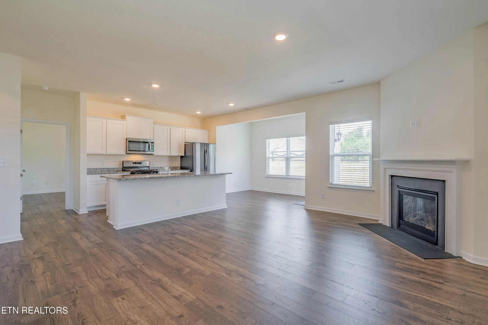 Property Slideshow image 6 of 43 | 106 gigi ln, Oak Ridge, TN, 37830