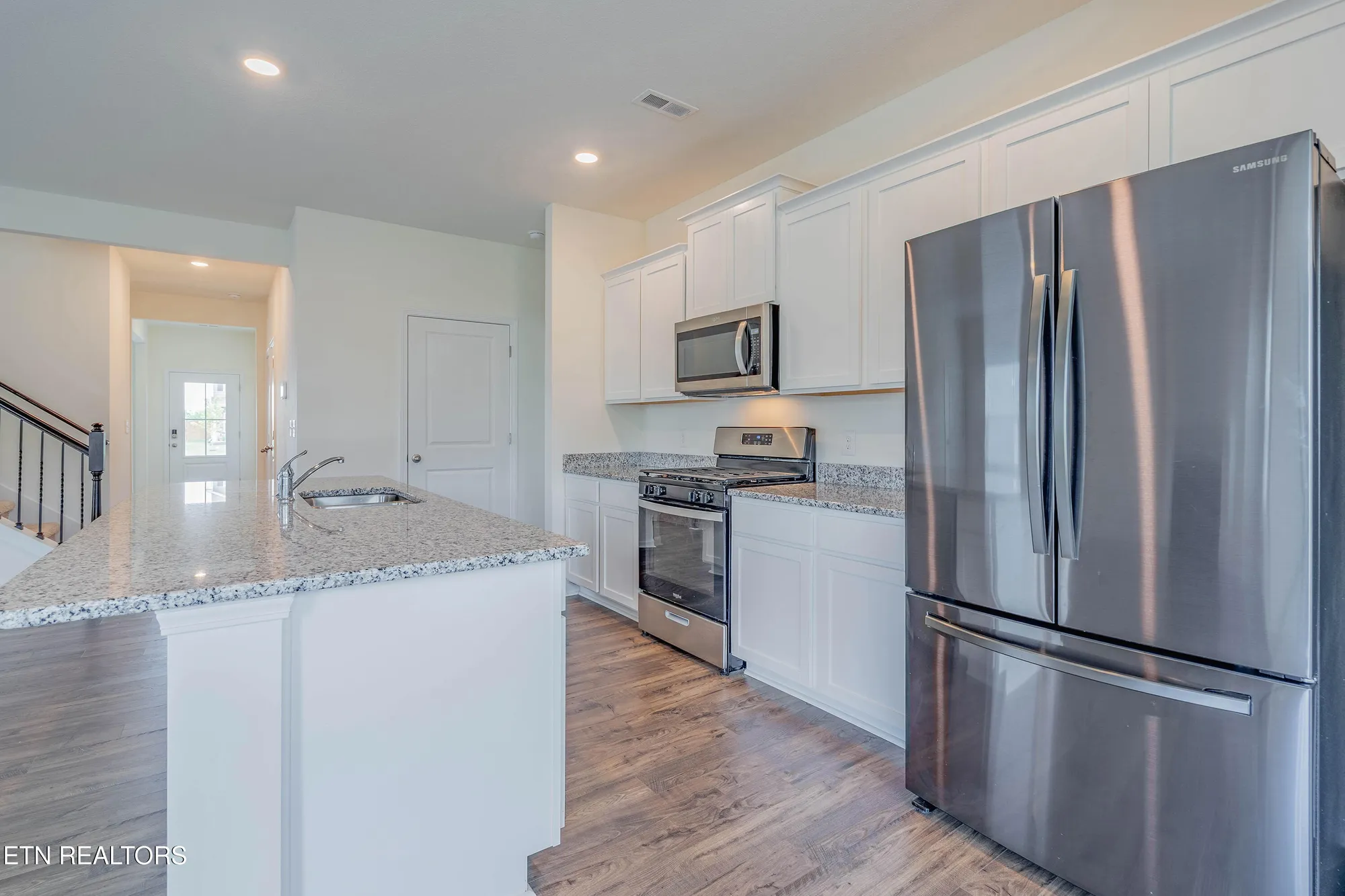 Property Slideshow image 8 of 43 | 106 gigi ln, Oak Ridge, TN, 37830