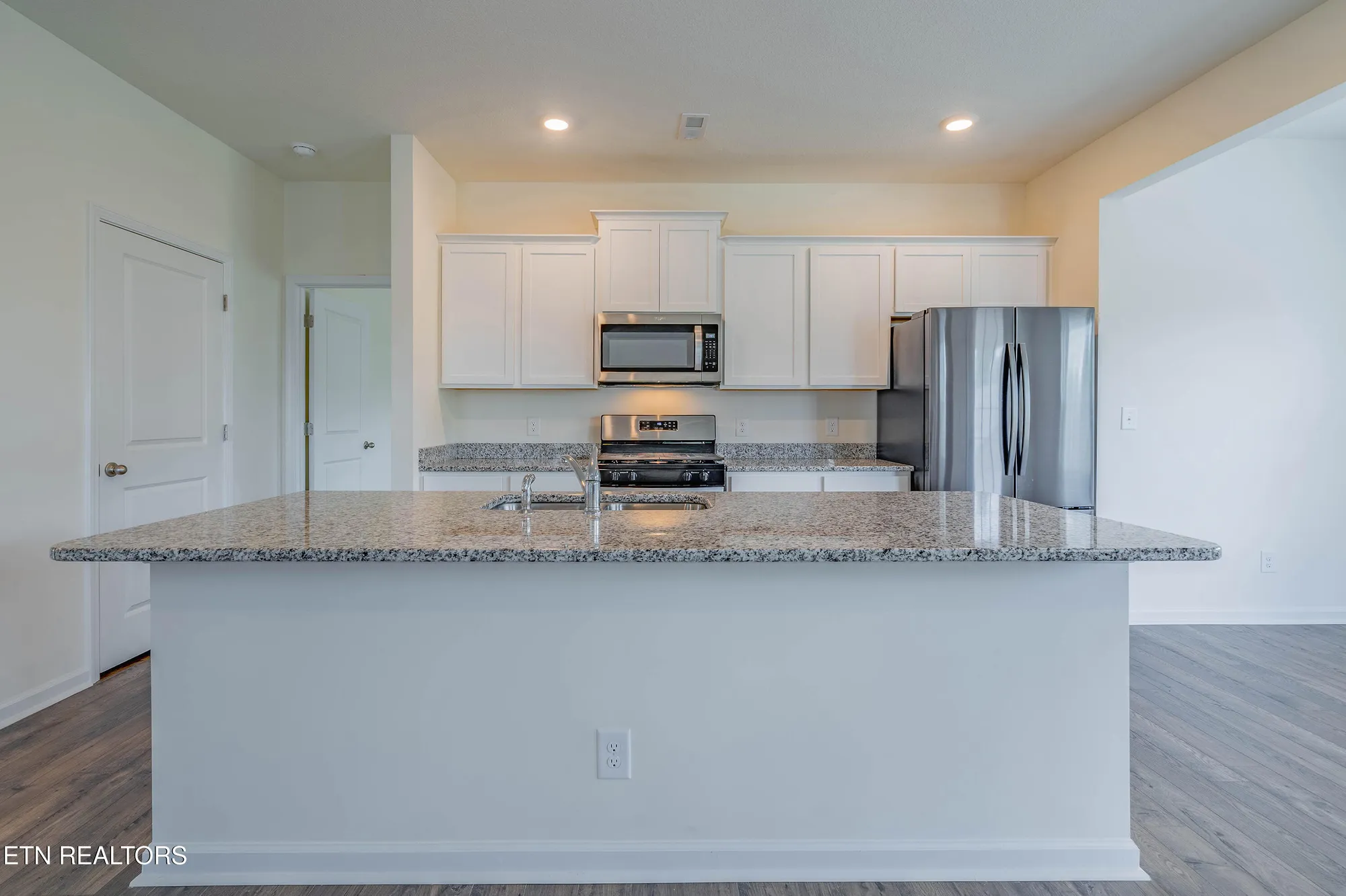 Property Slideshow image 9 of 43 | 106 gigi ln, Oak Ridge, TN, 37830