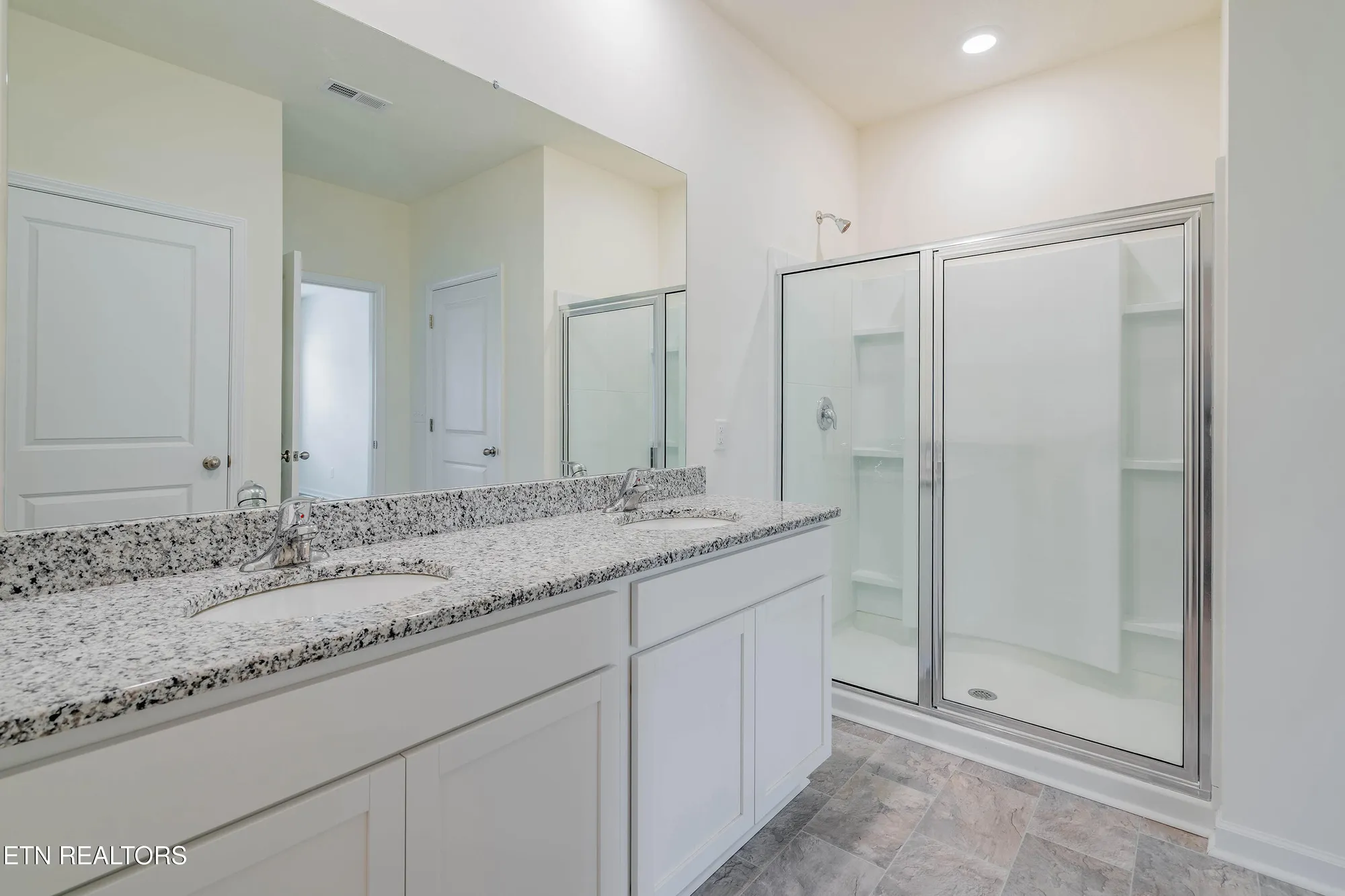 Property Slideshow image 22 of 43 | 106 gigi ln, Oak Ridge, TN, 37830