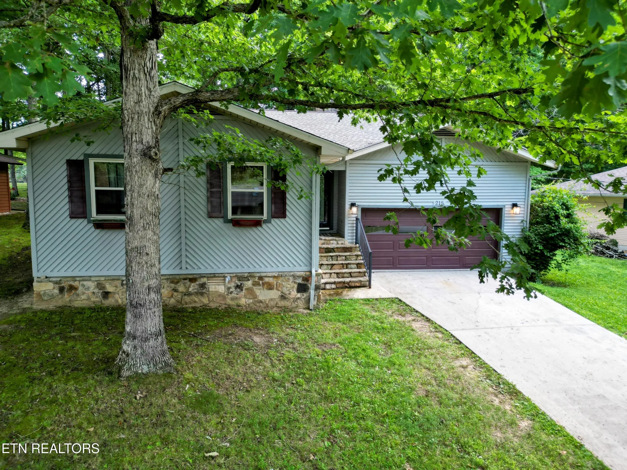 Property Slideshow image 2 of 49 | 215 snead dr, Crossville, TN, 38558