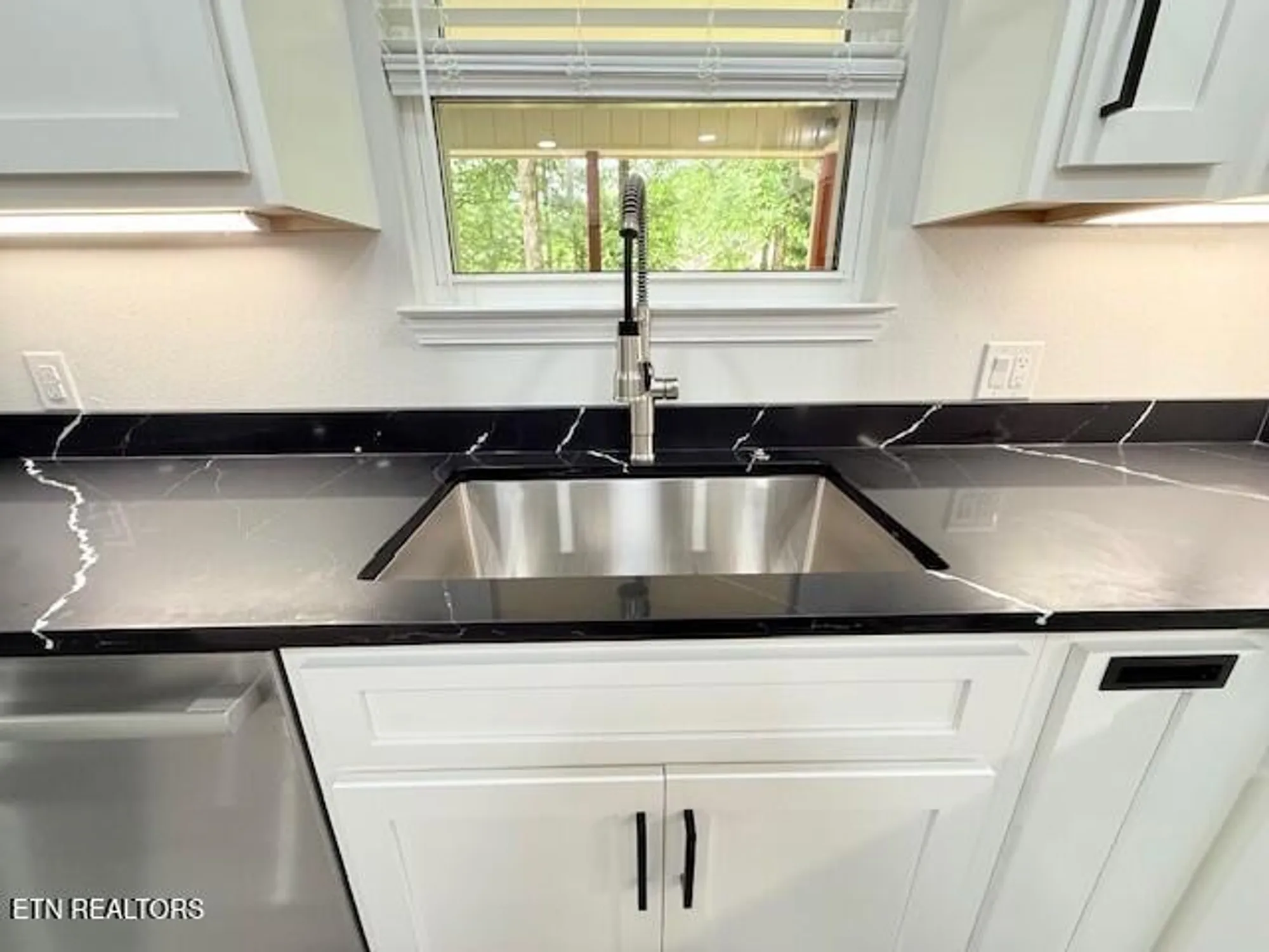 Property Slideshow image 32 of 58 | 16 pomeroy ct, Crossville, TN, 38558