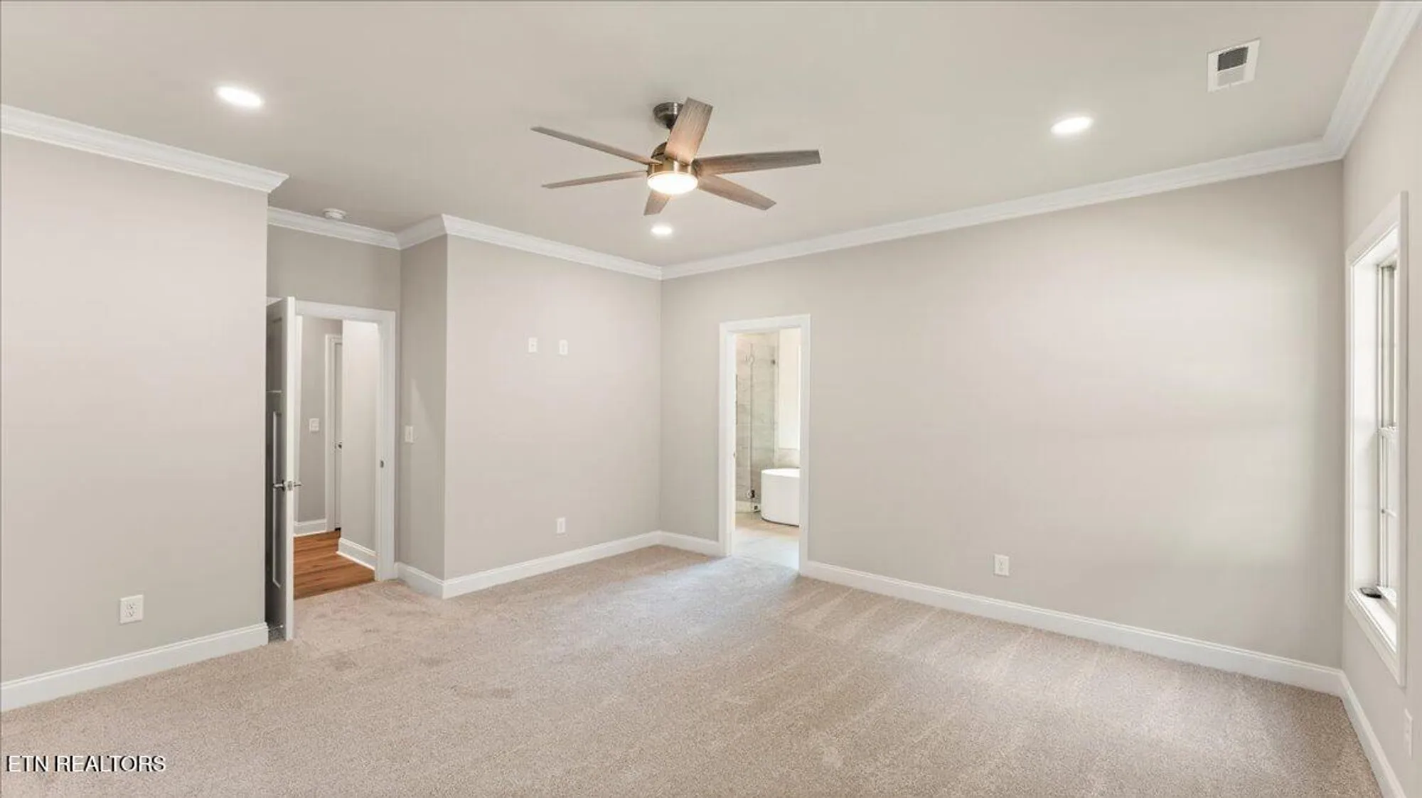 Property Slideshow image 17 of 41 | 111 oostanali way, Loudon, TN, 37774