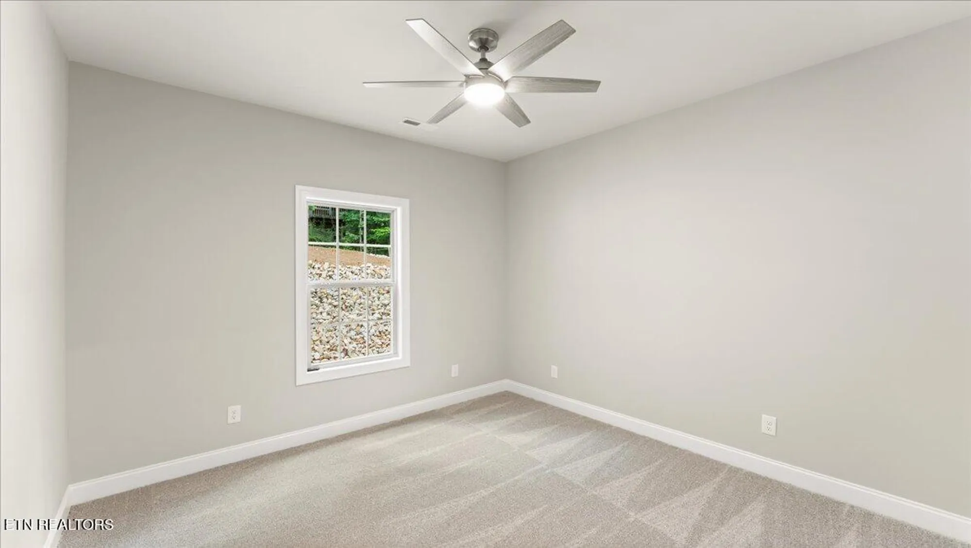 Property Slideshow image 24 of 41 | 111 oostanali way, Loudon, TN, 37774