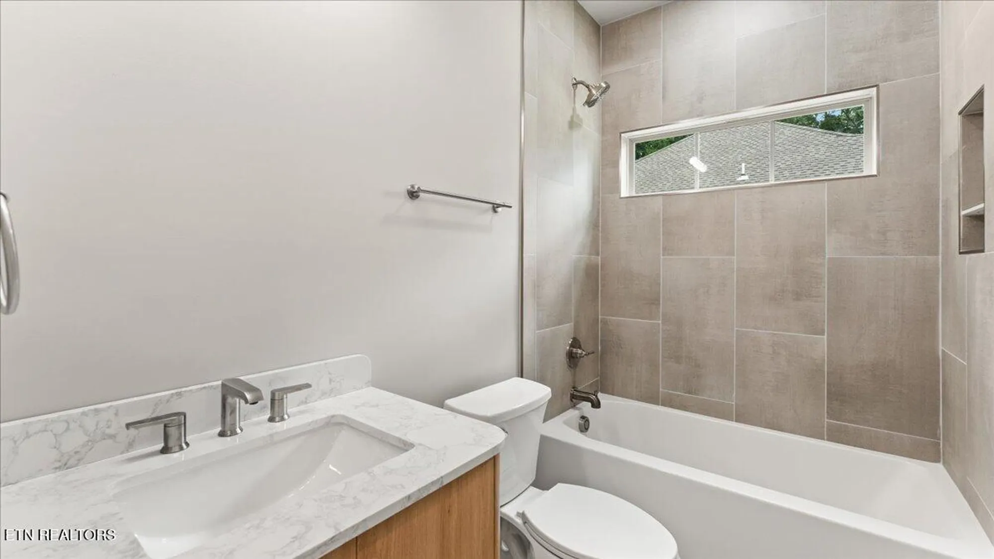 Property Slideshow image 26 of 41 | 111 oostanali way, Loudon, TN, 37774