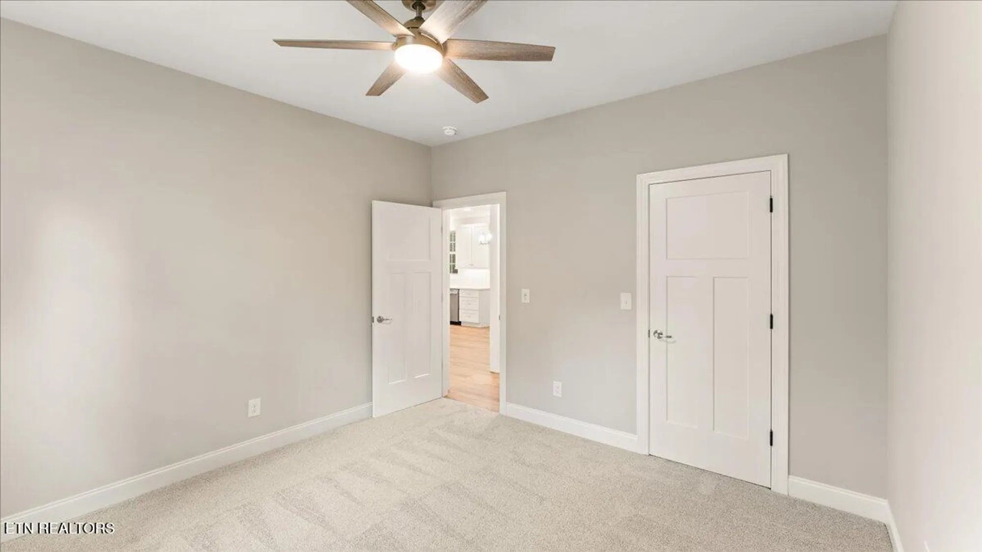 Property Slideshow image 28 of 41 | 111 oostanali way, Loudon, TN, 37774