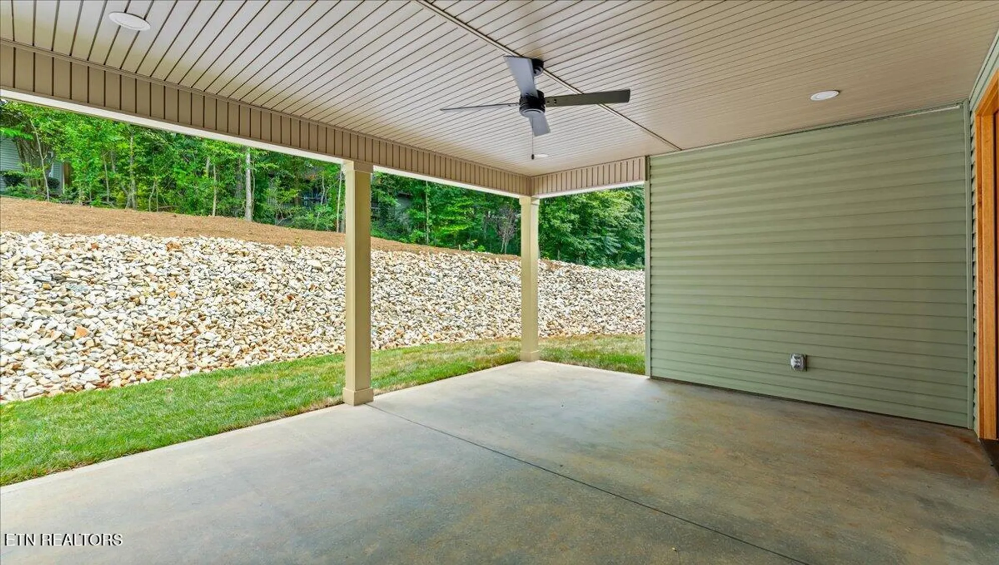 Property Slideshow image 31 of 41 | 111 oostanali way, Loudon, TN, 37774