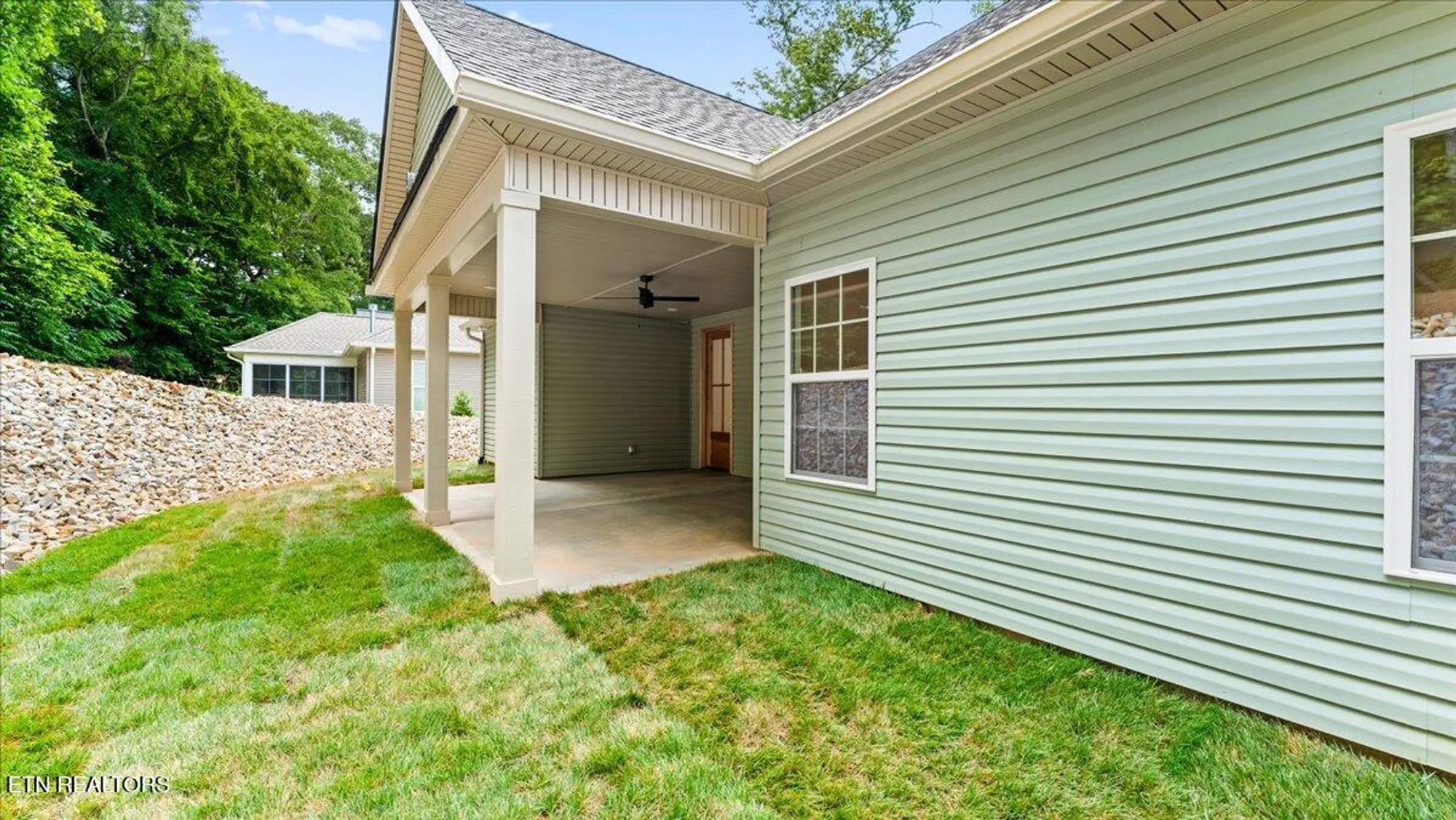 Property Slideshow image 32 of 41 | 111 oostanali way, Loudon, TN, 37774