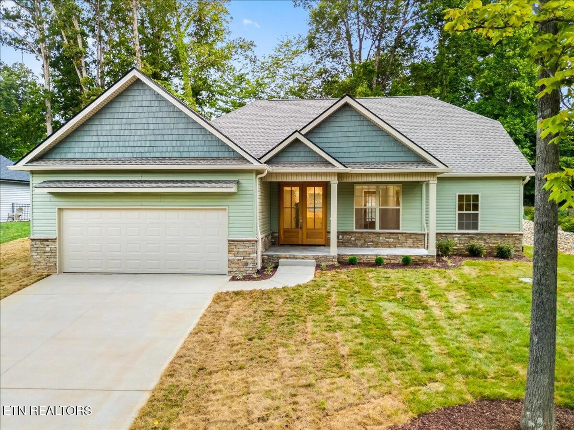 Property Slideshow image 1 of 41 | 111 oostanali way, Loudon, TN, 37774