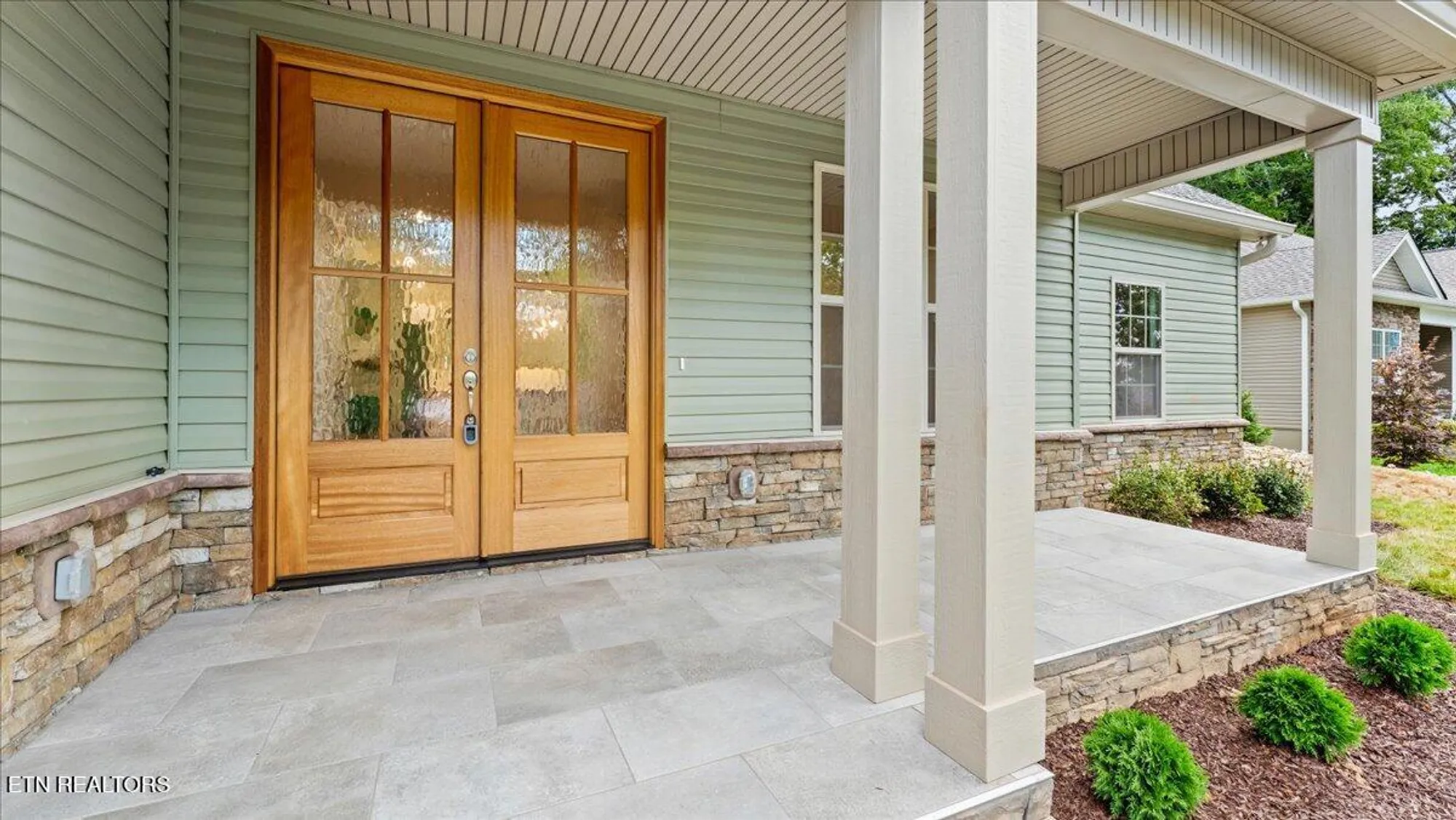 Property Slideshow image 2 of 41 | 111 oostanali way, Loudon, TN, 37774