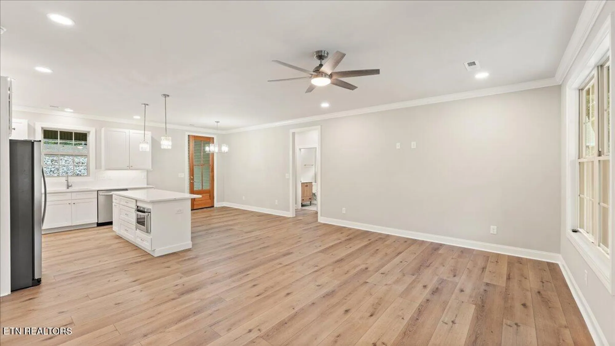 Property Slideshow image 4 of 41 | 111 oostanali way, Loudon, TN, 37774