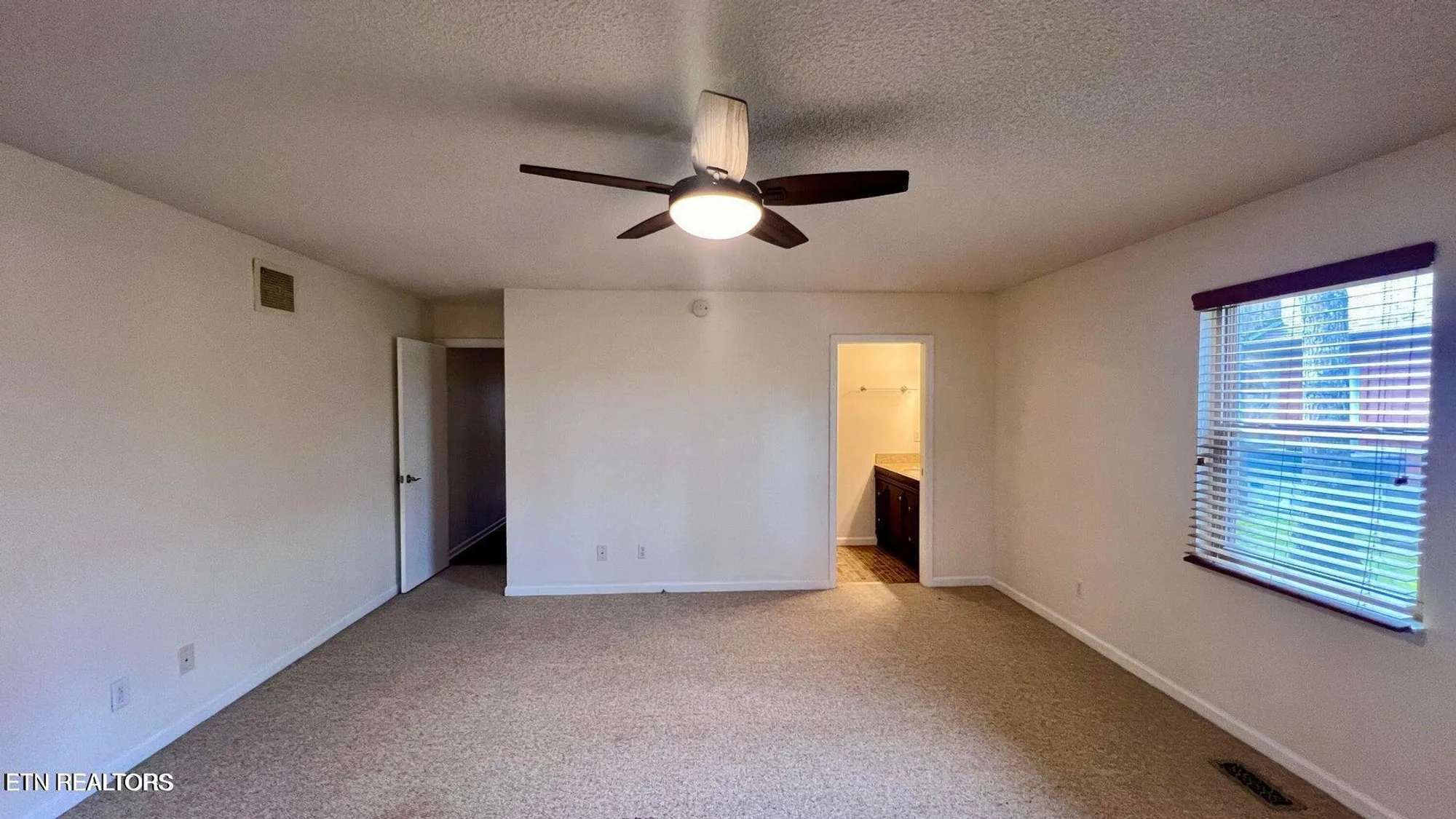 Property Slideshow image 38 of 49 | 215 snead dr, Crossville, TN, 38558