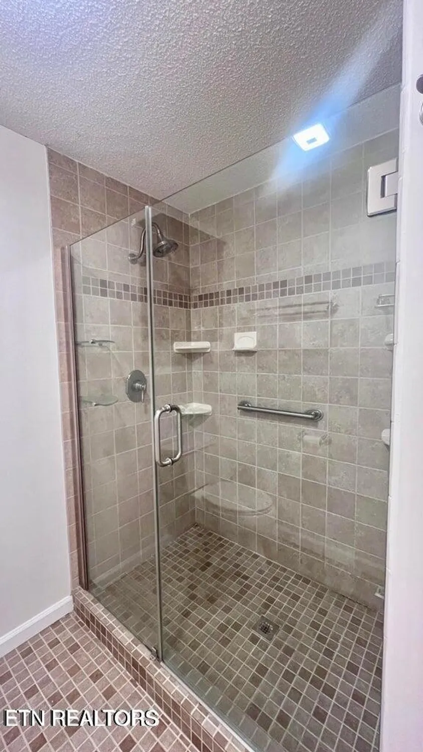 Property Slideshow image 40 of 49 | 215 snead dr, Crossville, TN, 38558