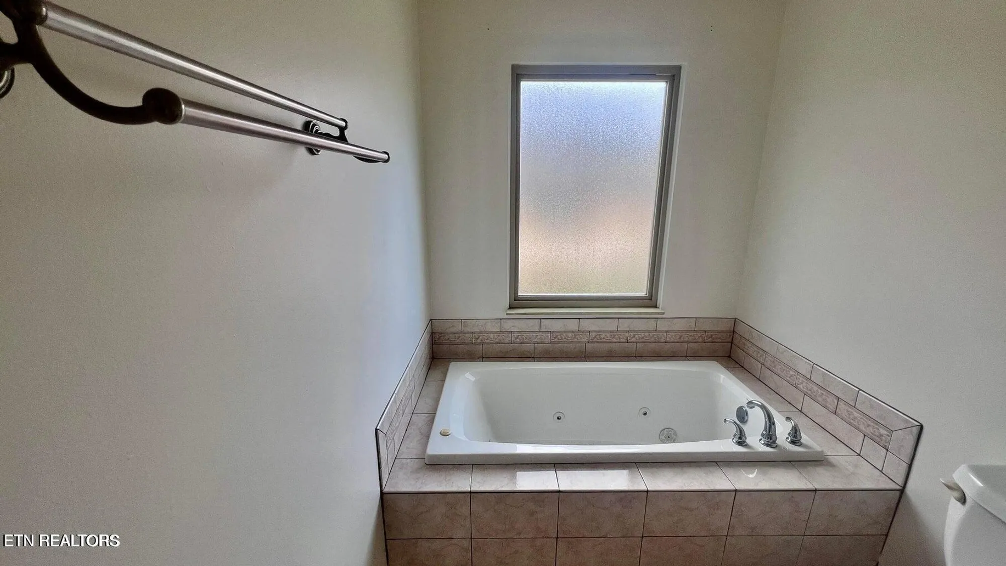 Property Slideshow image 27 of 49 | 215 snead dr, Crossville, TN, 38558