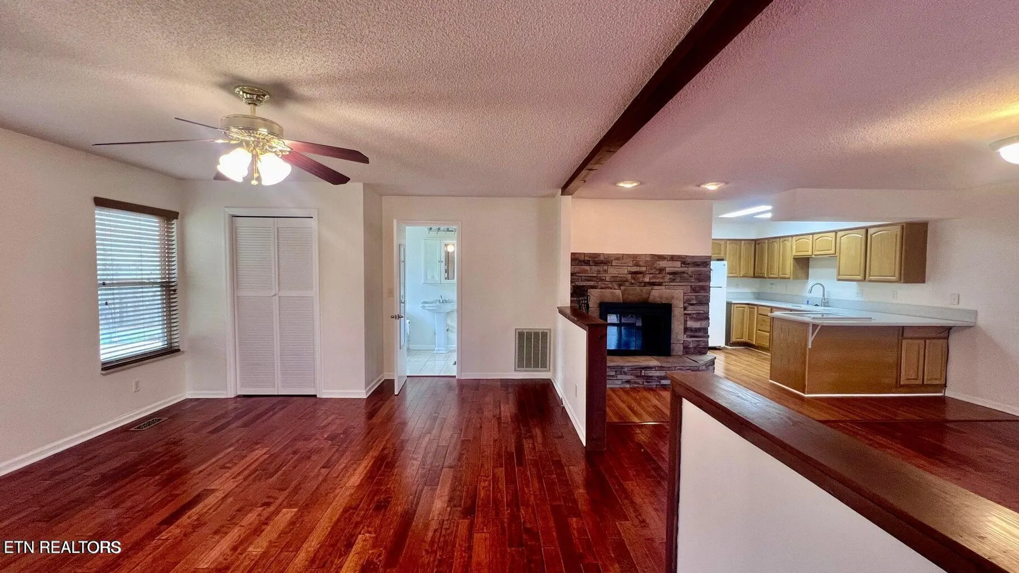 Property Slideshow image 22 of 49 | 215 snead dr, Crossville, TN, 38558