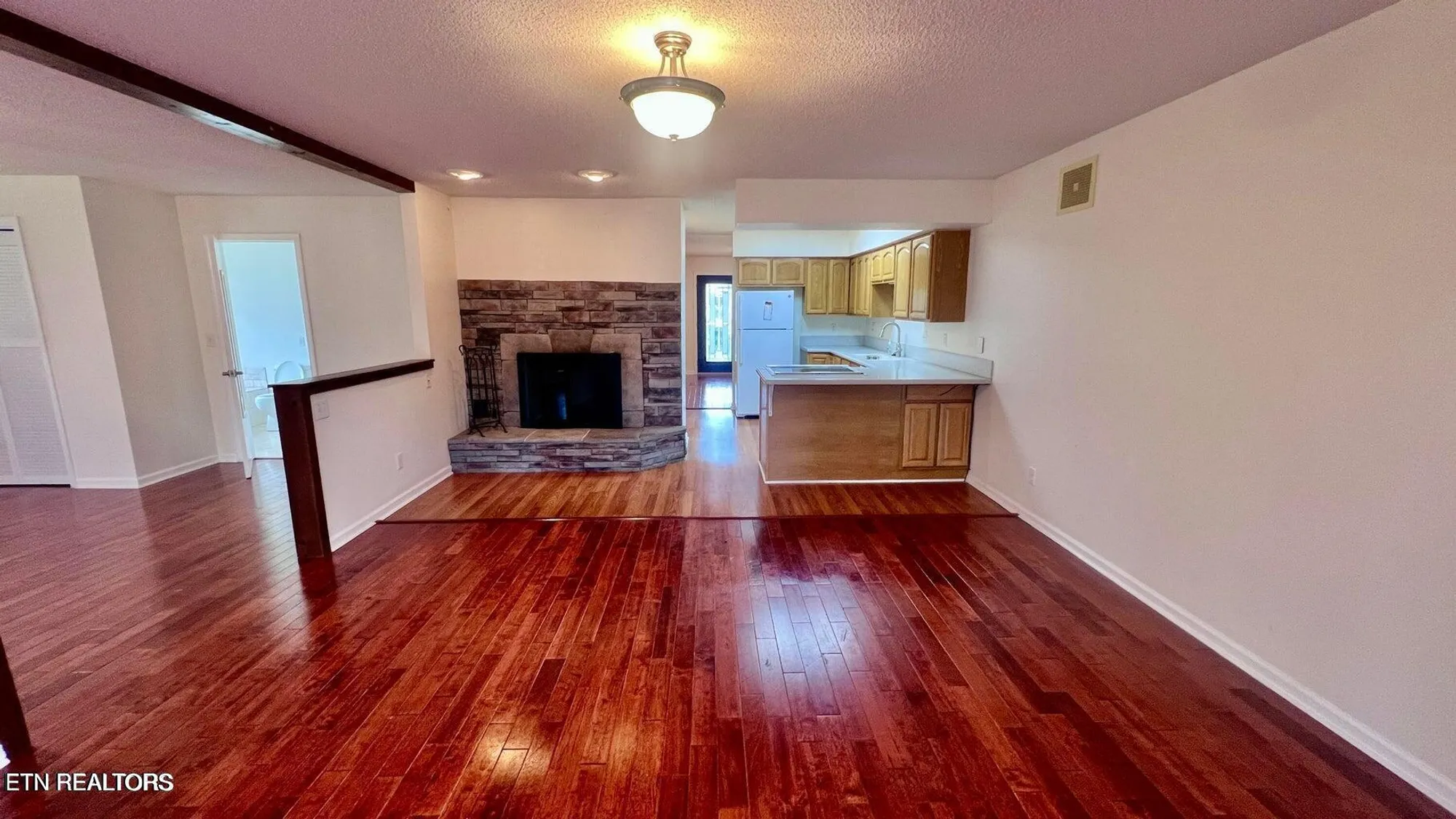 Property Slideshow image 19 of 49 | 215 snead dr, Crossville, TN, 38558