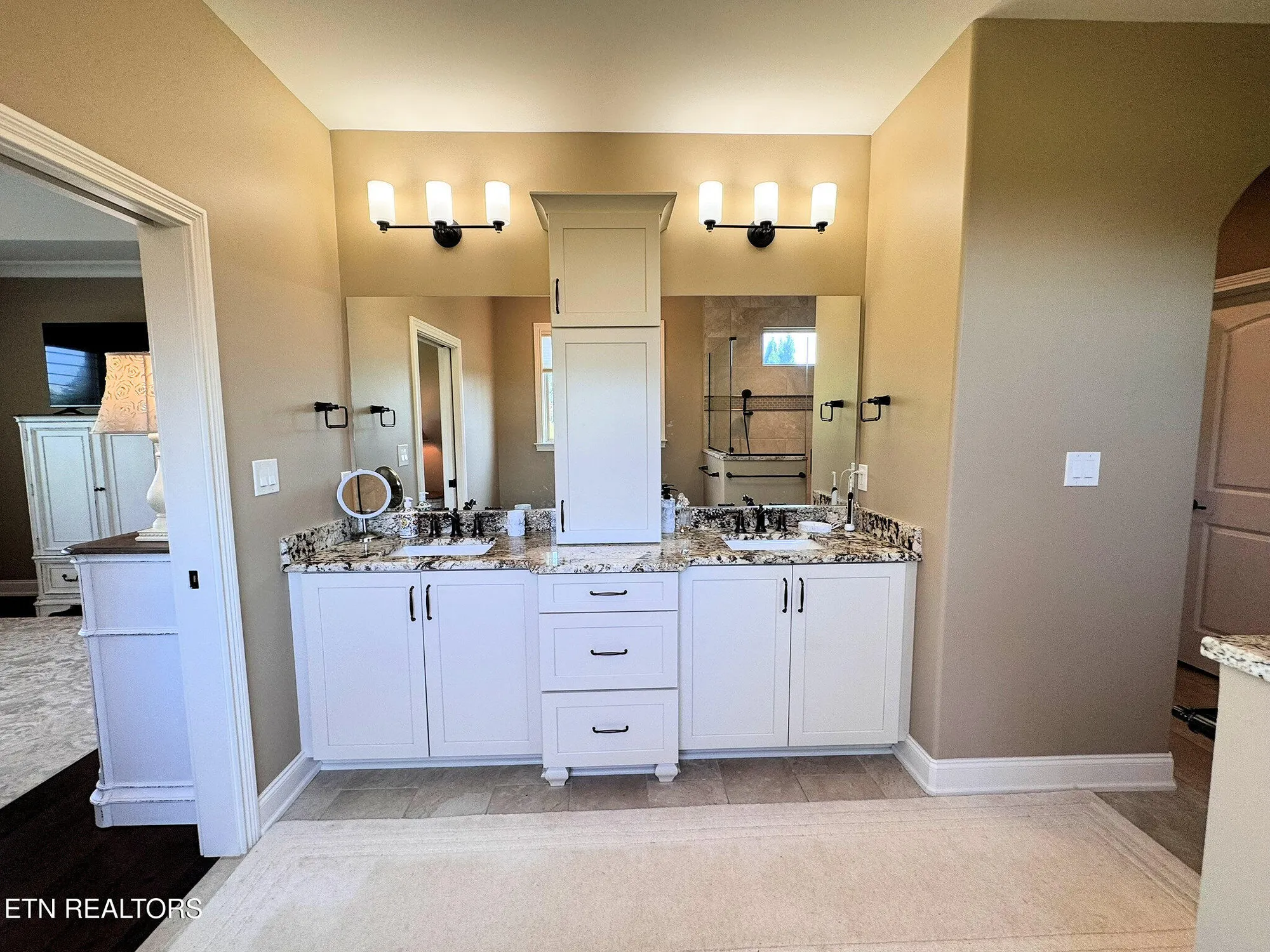 Property Slideshow image 25 of 46 | 120 white hawk dr, Vonore, TN, 37885