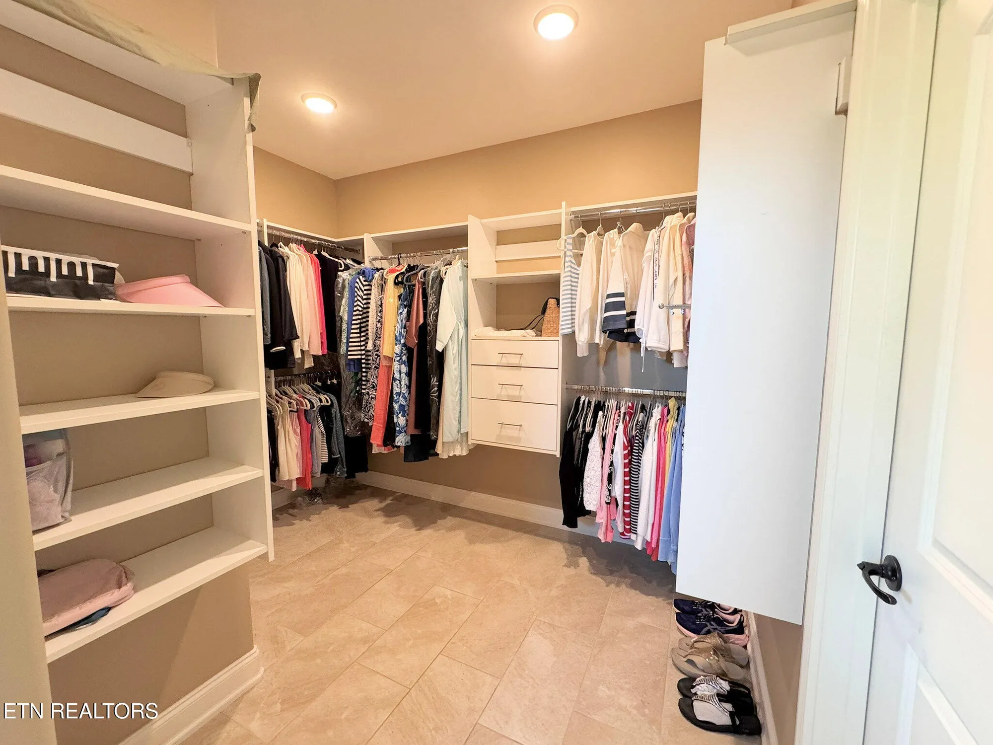 Property Slideshow image 28 of 46 | 120 white hawk dr, Vonore, TN, 37885