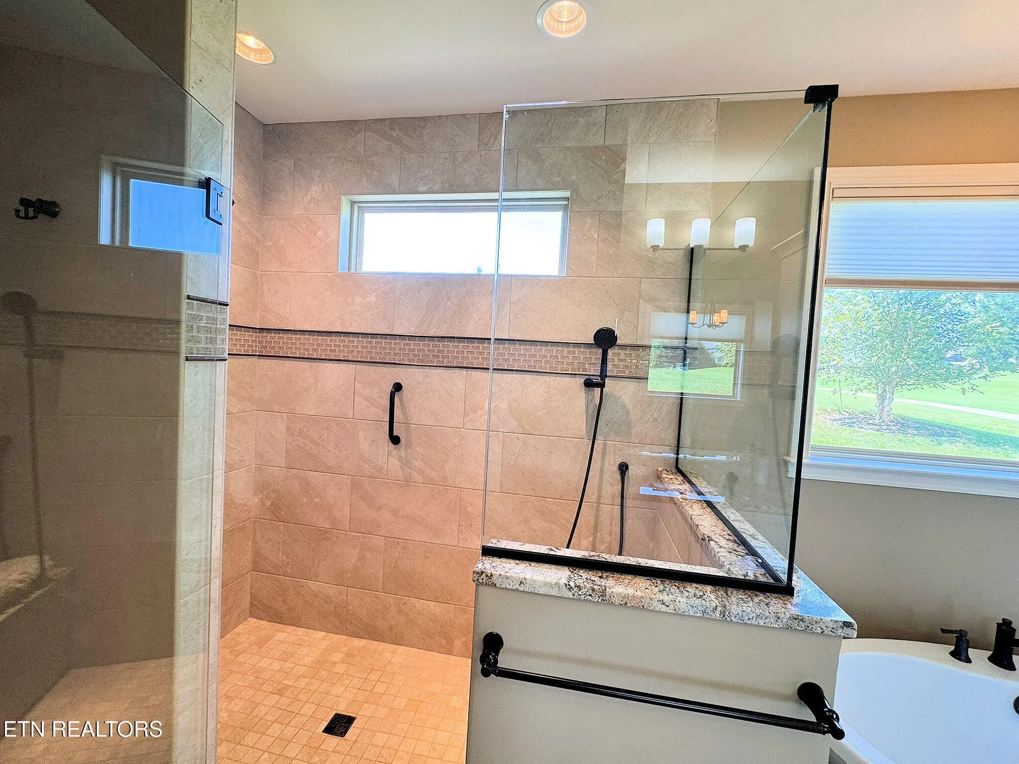 Property Slideshow image 27 of 46 | 120 white hawk dr, Vonore, TN, 37885