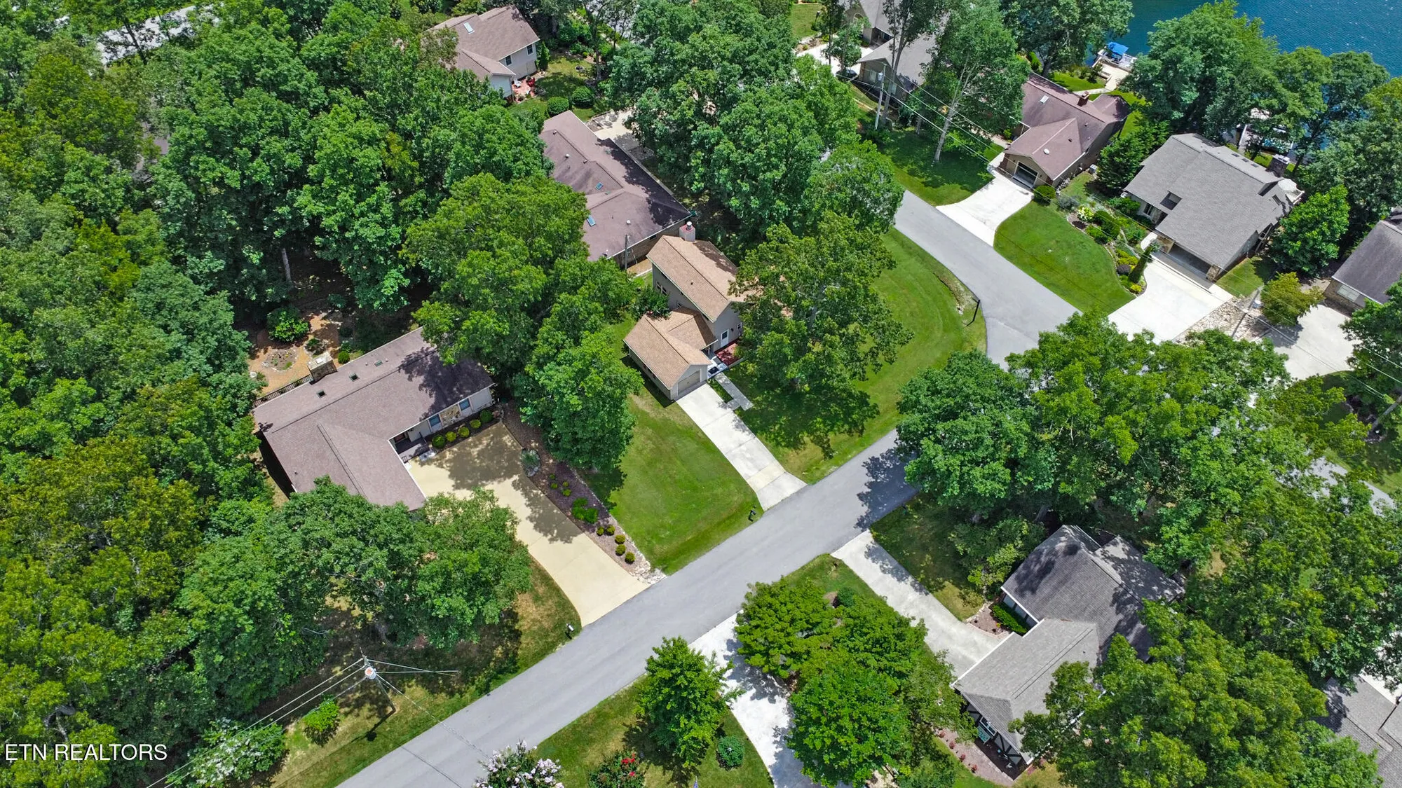 Property Slideshow image 34 of 38 | 113 ashdown ln, Crossville, TN, 38558