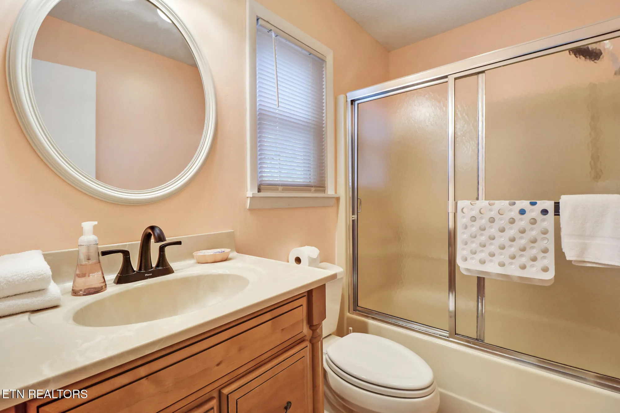 Property Slideshow image 16 of 38 | 113 ashdown ln, Crossville, TN, 38558