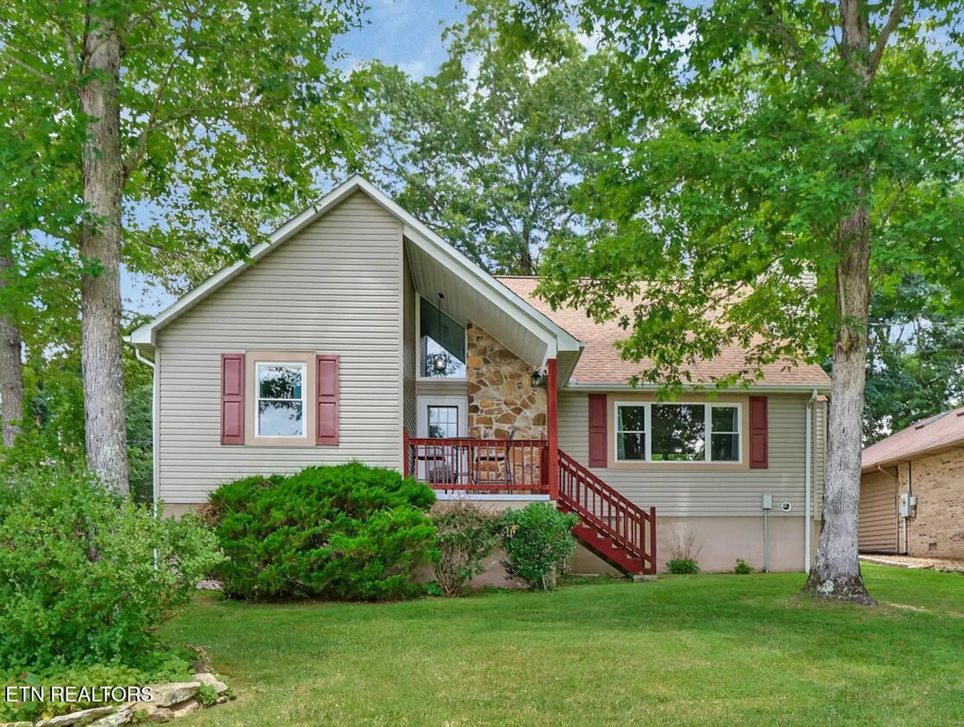 Property Slideshow image 1 of 38 | 113 ashdown ln, Crossville, TN, 38558