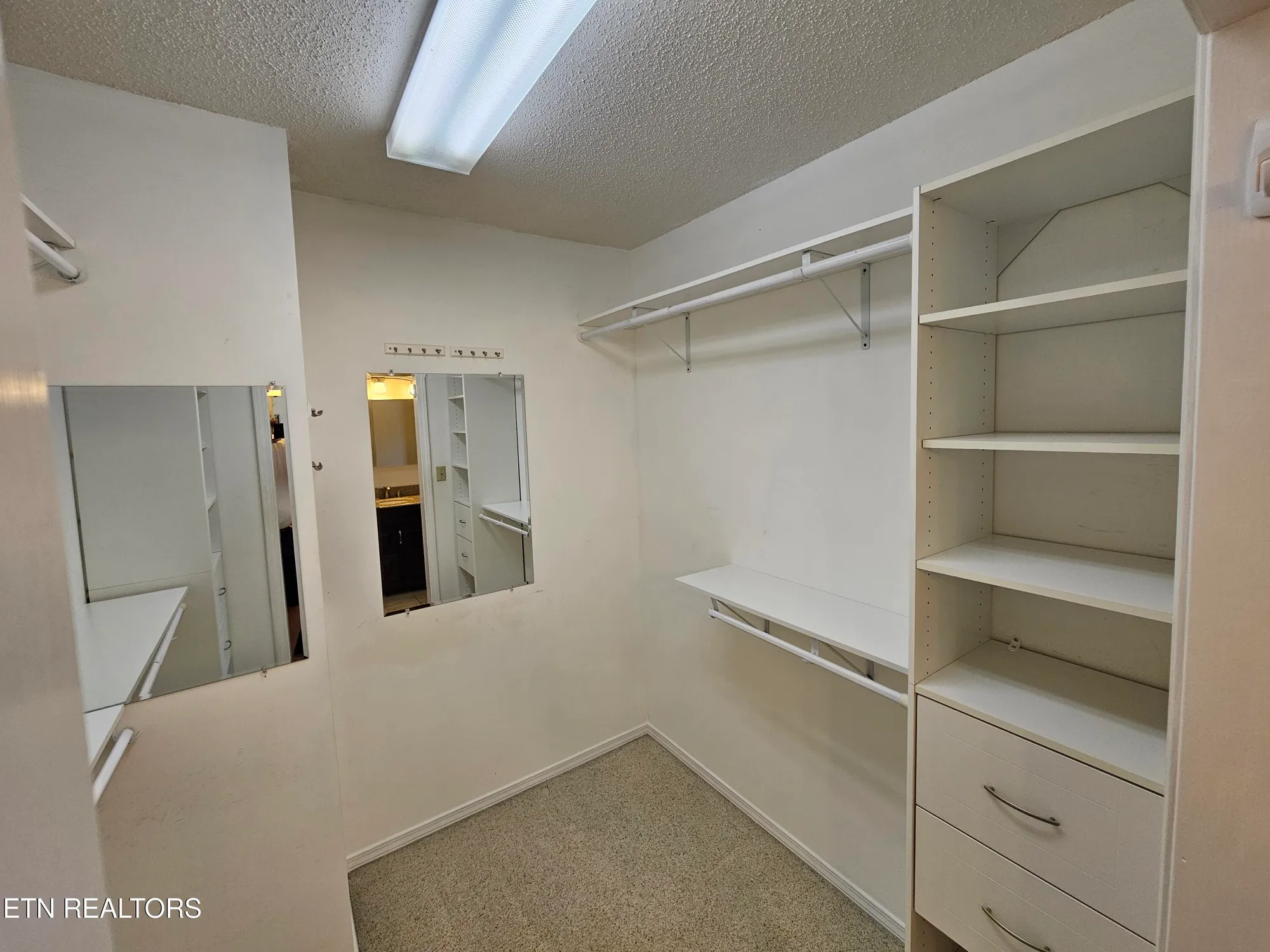 Property Slideshow image 27 of 49 | 104 chota hills trce, Loudon, TN, 37774