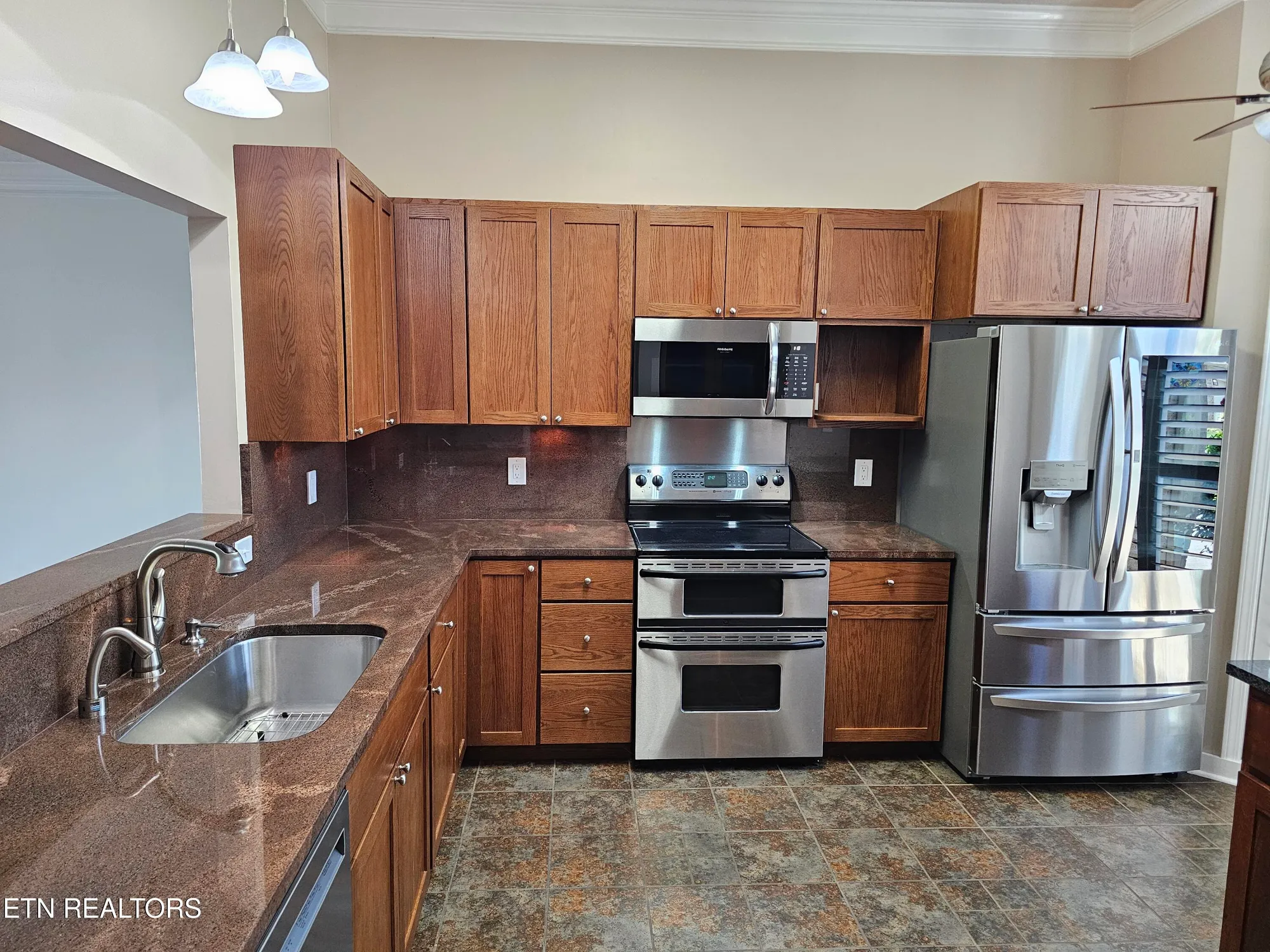 Property Slideshow image 5 of 49 | 104 chota hills trce, Loudon, TN, 37774