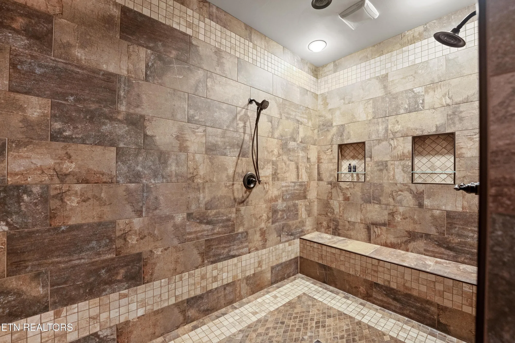 Property Slideshow image 23 of 38 | 10 inwood dr, Crossville, TN, 38558