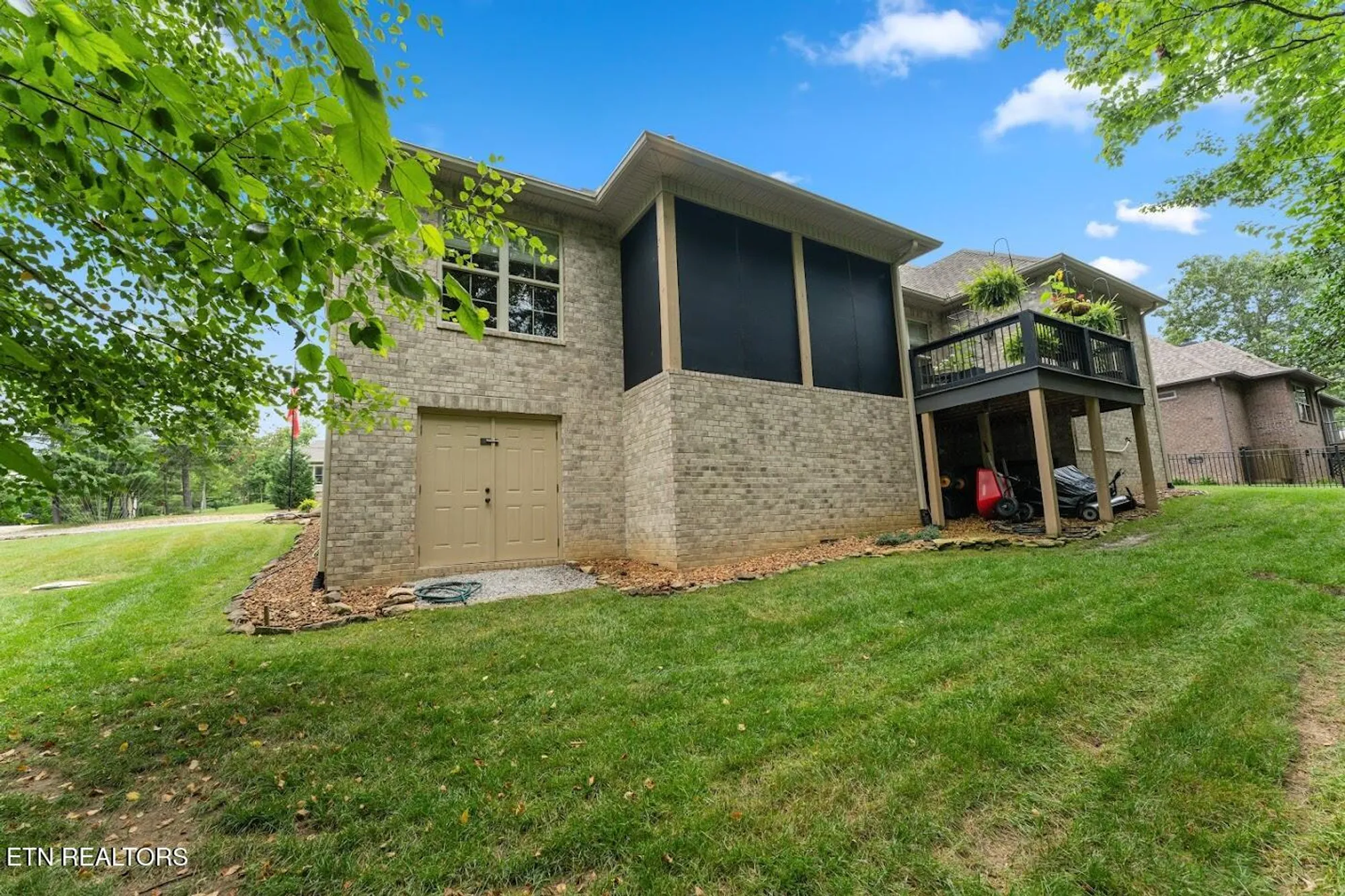 Property Slideshow image 35 of 38 | 10 inwood dr, Crossville, TN, 38558