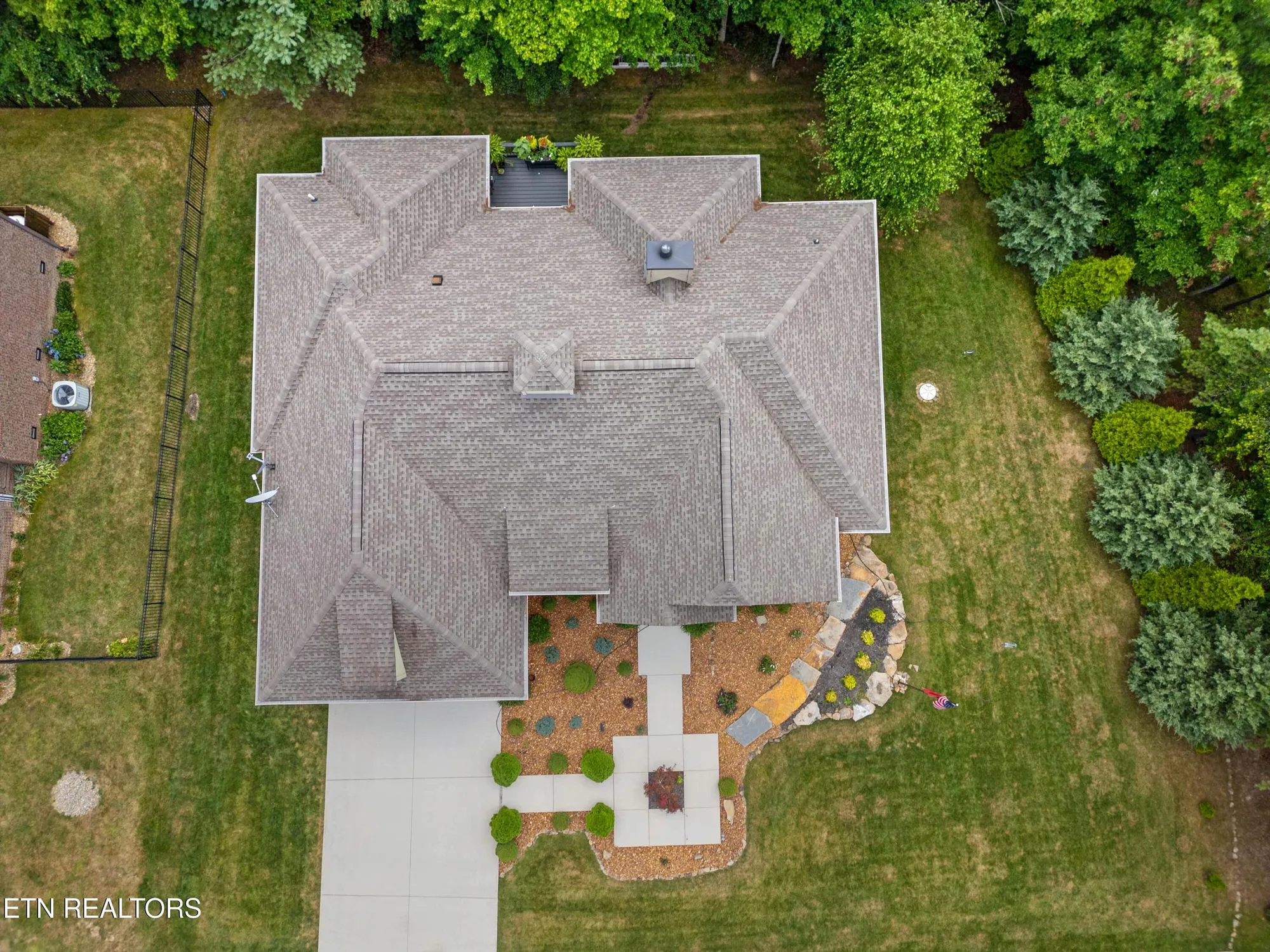 Property Slideshow image 4 of 38 | 10 inwood dr, Crossville, TN, 38558